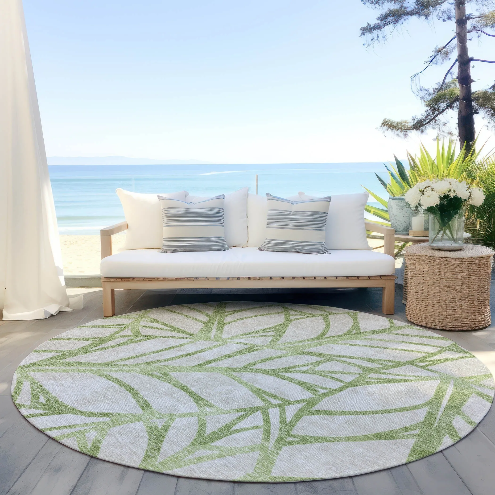 Machine Washable Indoor/ Outdoor Chantille Modern Palm Rug