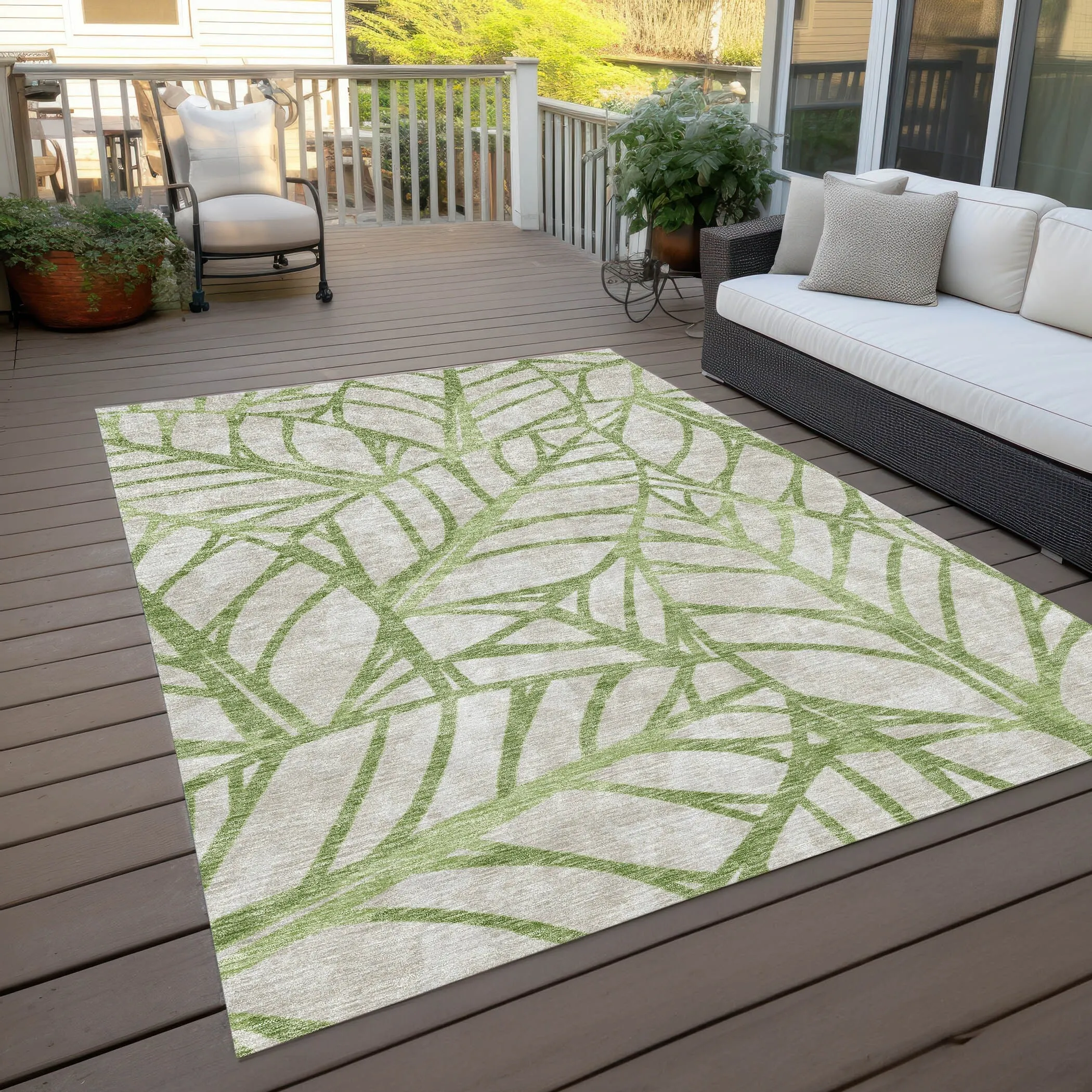 Machine Washable Indoor/ Outdoor Chantille Modern Palm Rug