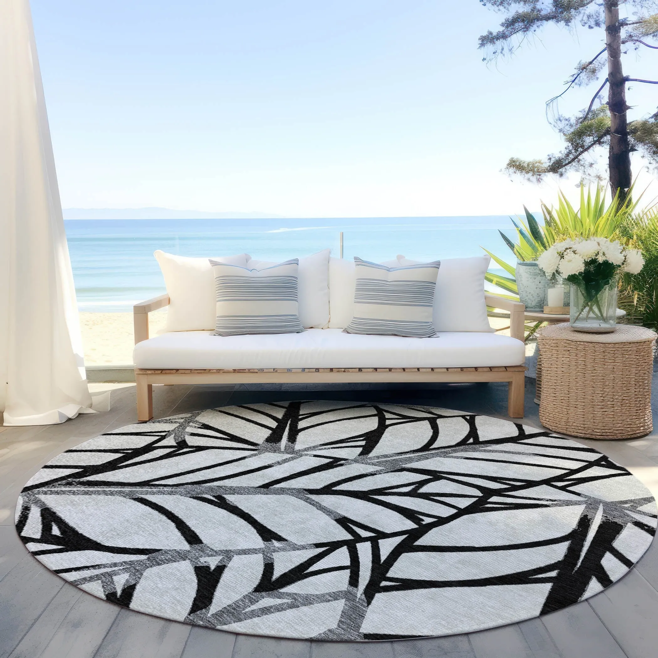 Machine Washable Indoor/ Outdoor Chantille Modern Palm Rug
