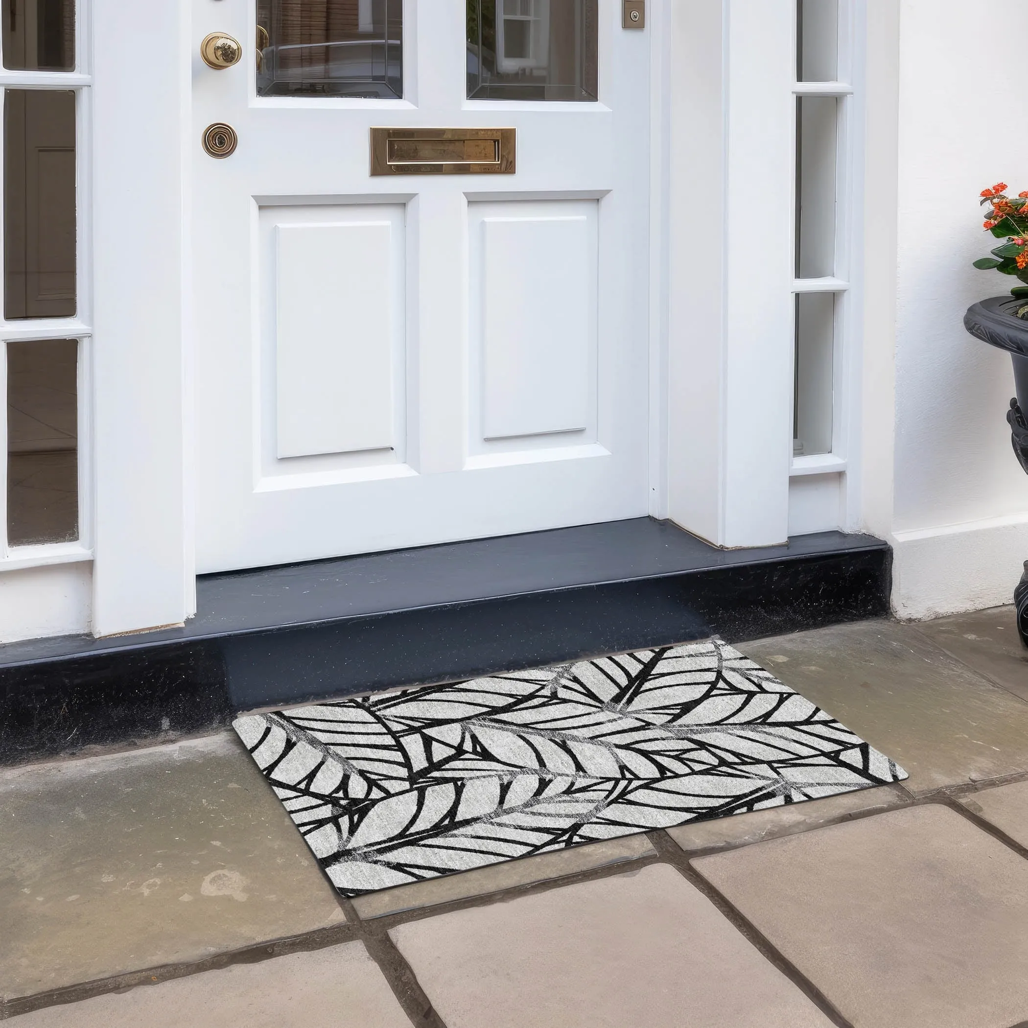 Machine Washable Indoor/ Outdoor Chantille Modern Palm Rug