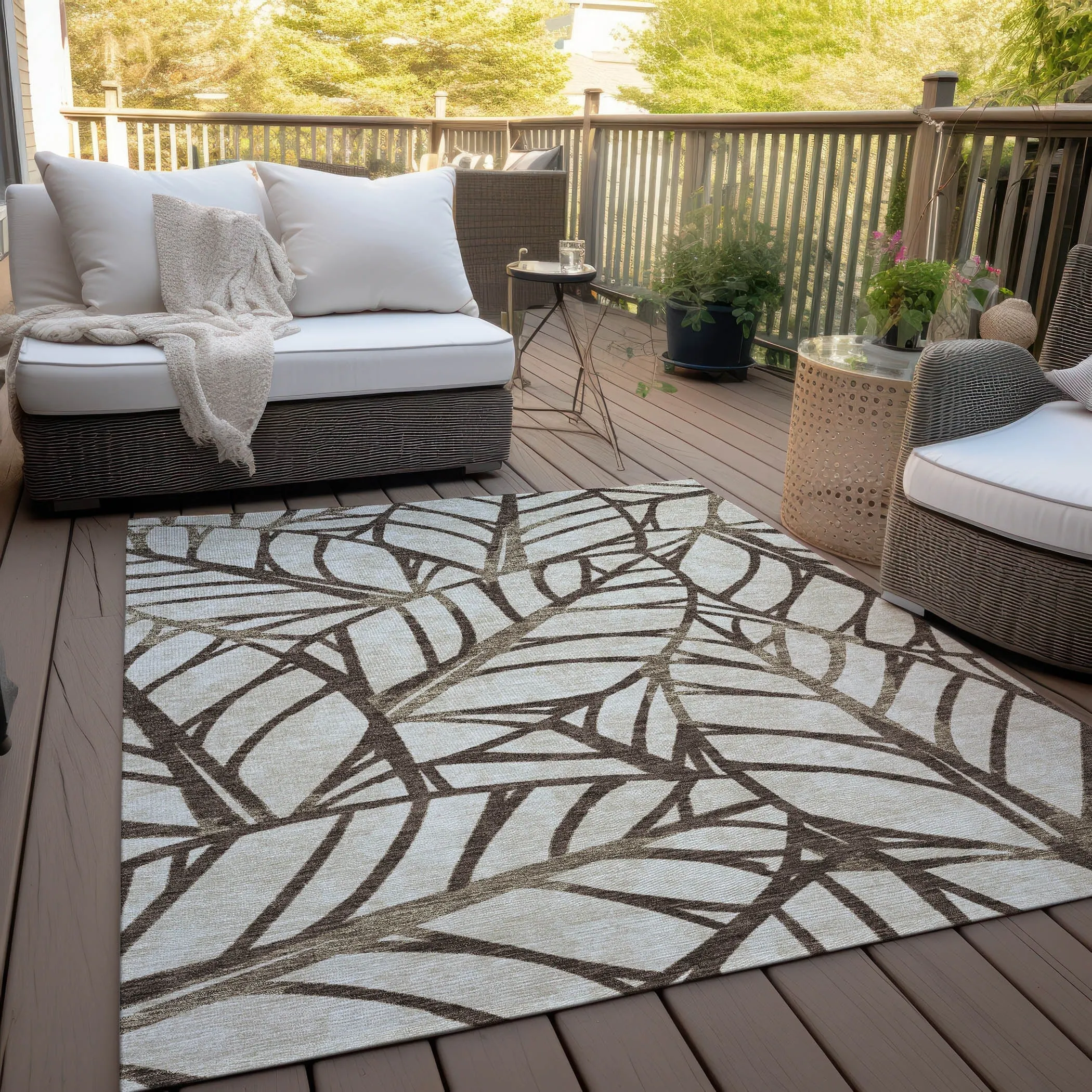 Machine Washable Indoor/ Outdoor Chantille Modern Palm Rug