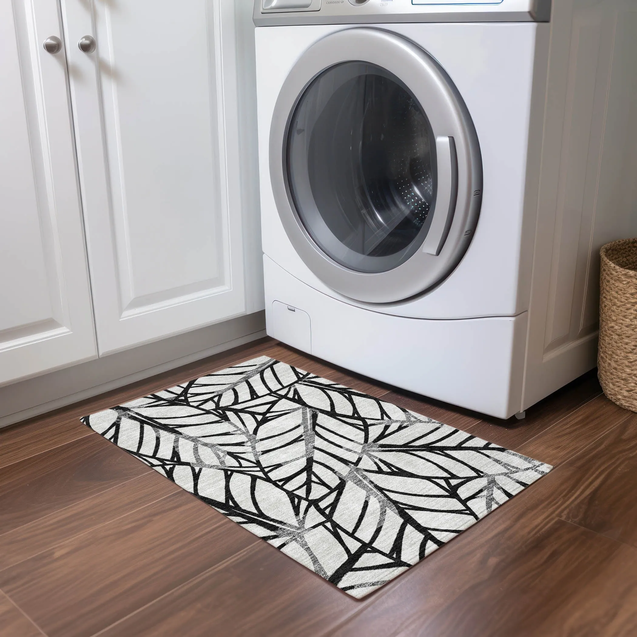 Machine Washable Indoor/ Outdoor Chantille Modern Palm Rug