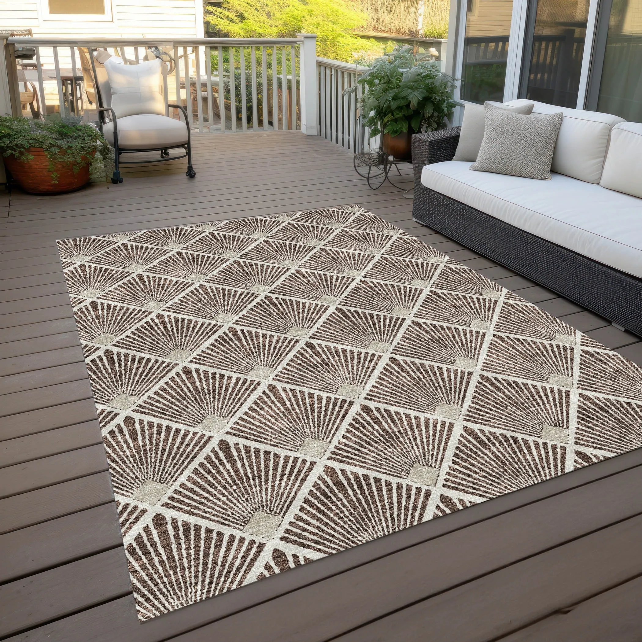 Machine Washable Indoor/ Outdoor Chantille Modern Shells Rug