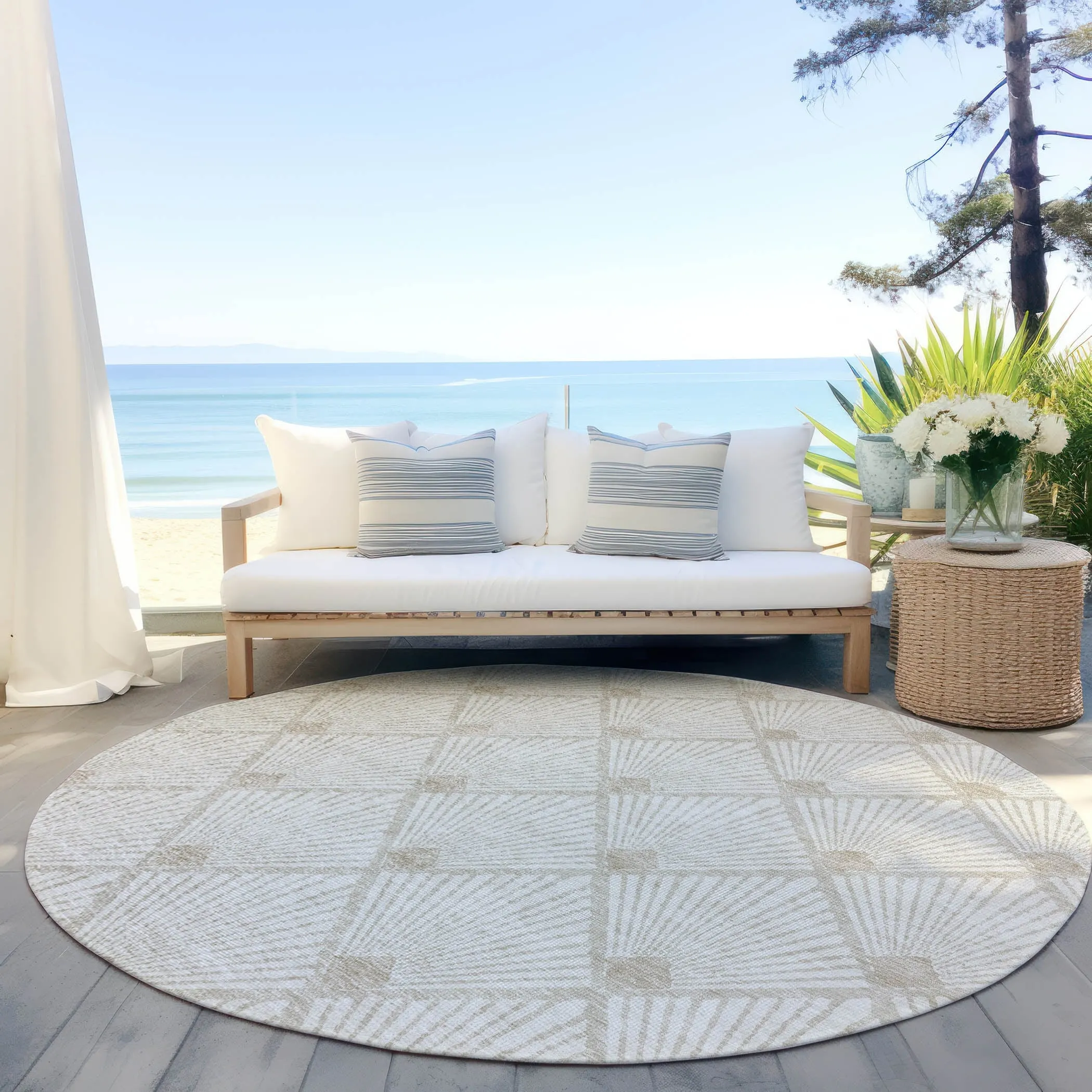 Machine Washable Indoor/ Outdoor Chantille Modern Shells Rug