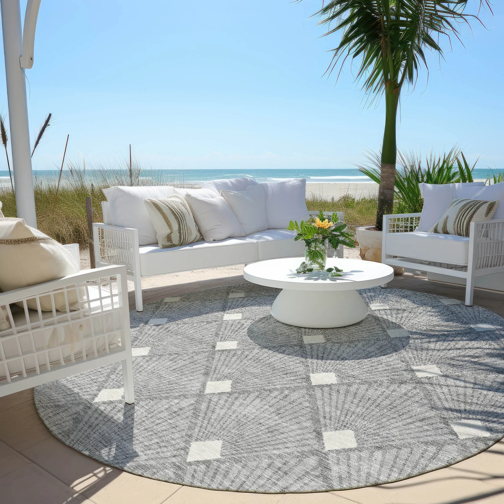 Machine Washable Indoor/ Outdoor Chantille Modern Shells Rug