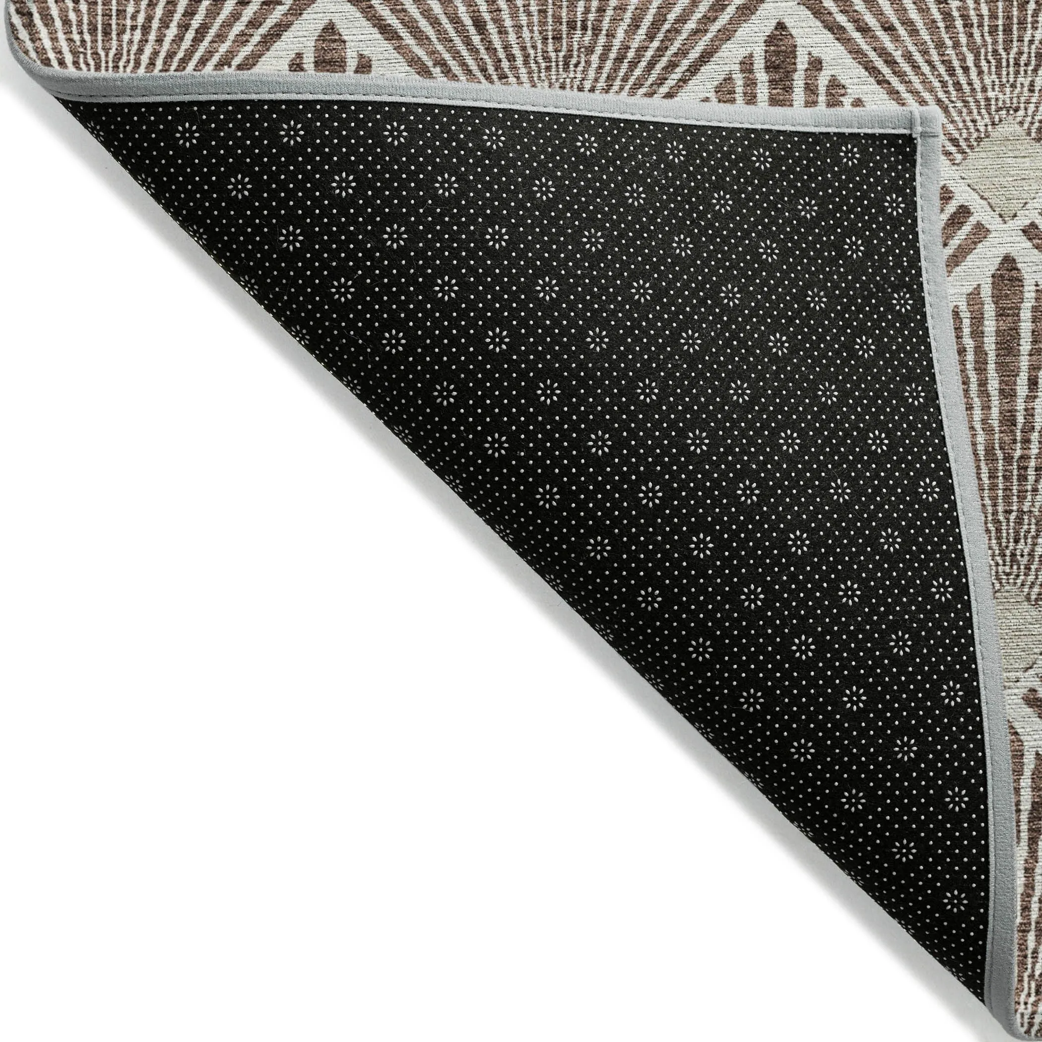 Machine Washable Indoor/ Outdoor Chantille Modern Shells Rug
