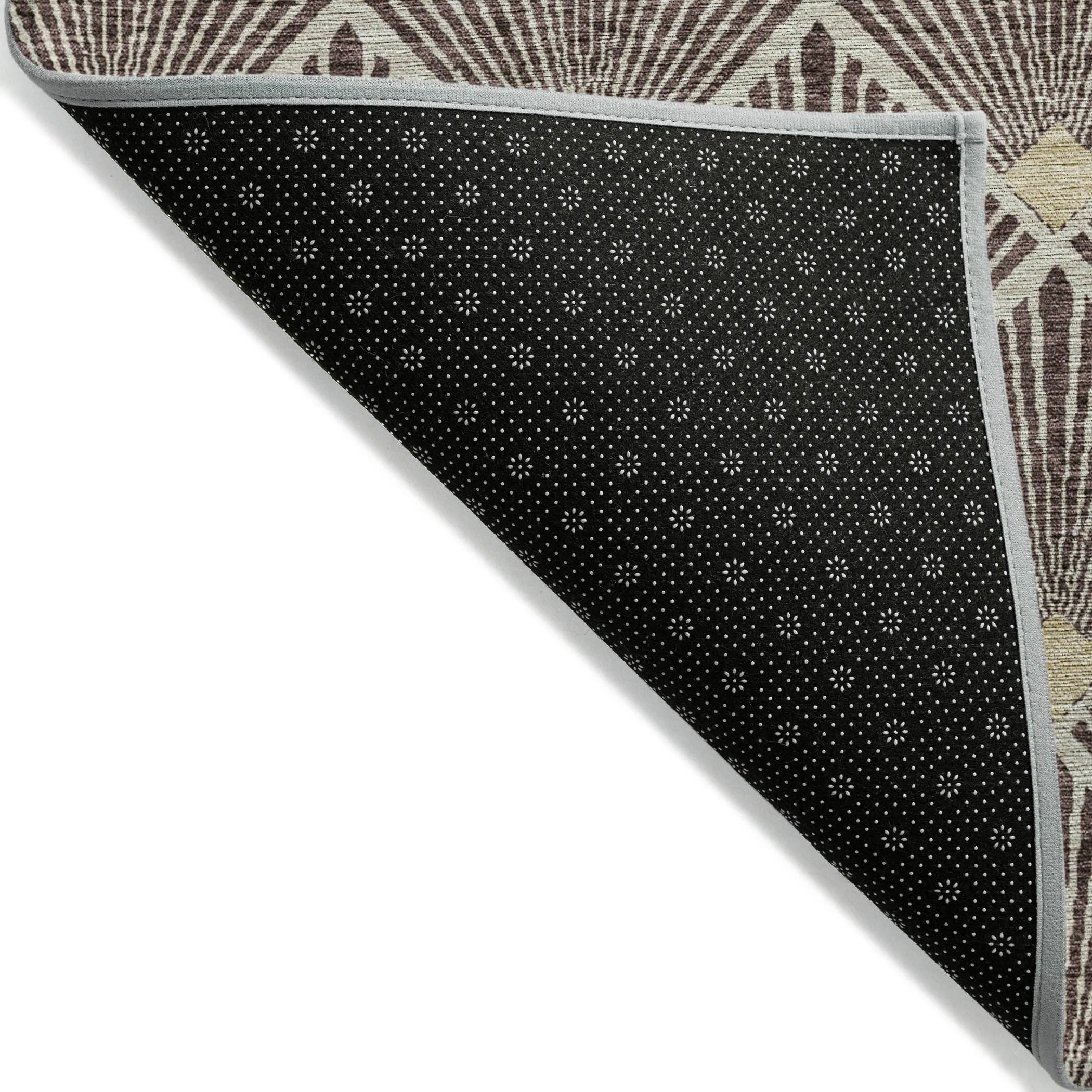 Machine Washable Indoor/ Outdoor Chantille Modern Shells Rug