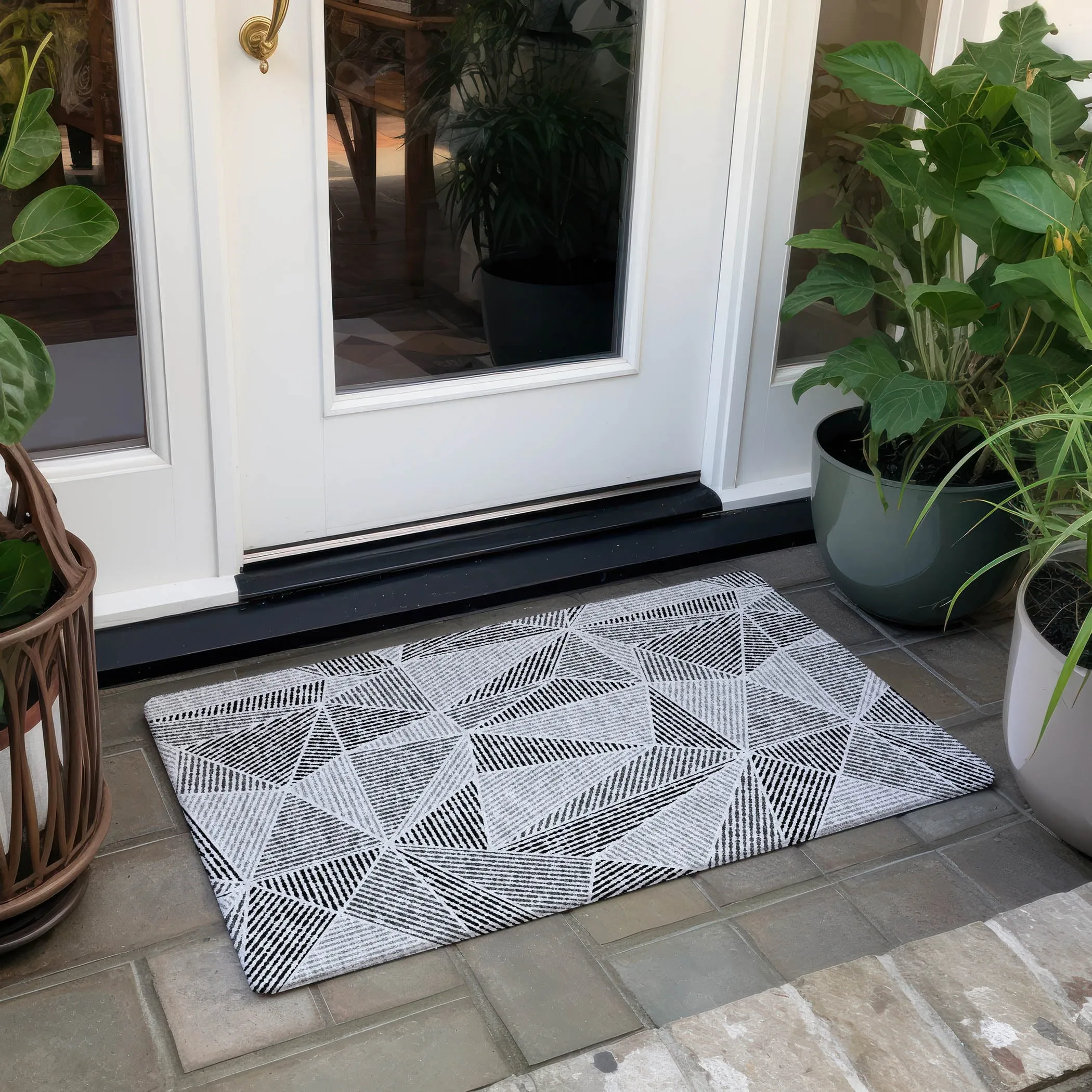 Machine Washable Indoor/ Outdoor Chantille Mosaic Geometric Rug