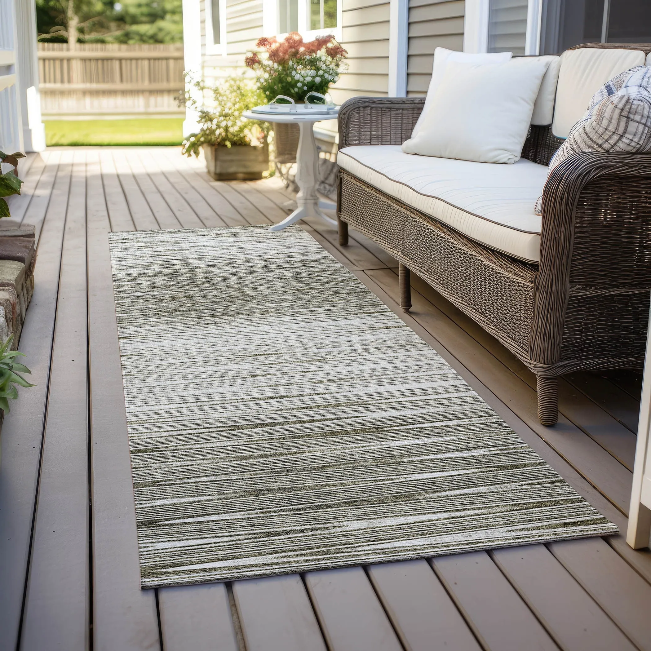 Machine Washable Indoor/ Outdoor Chantille Ombre Stripes Rug