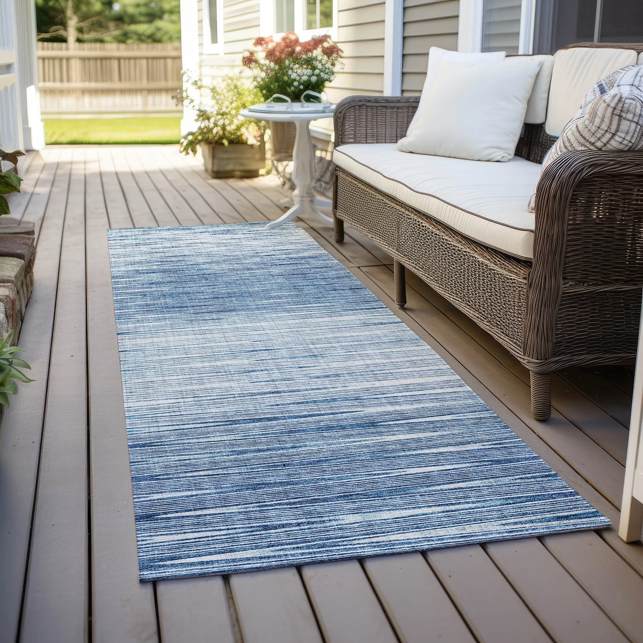 Machine Washable Indoor/ Outdoor Chantille Ombre Stripes Rug