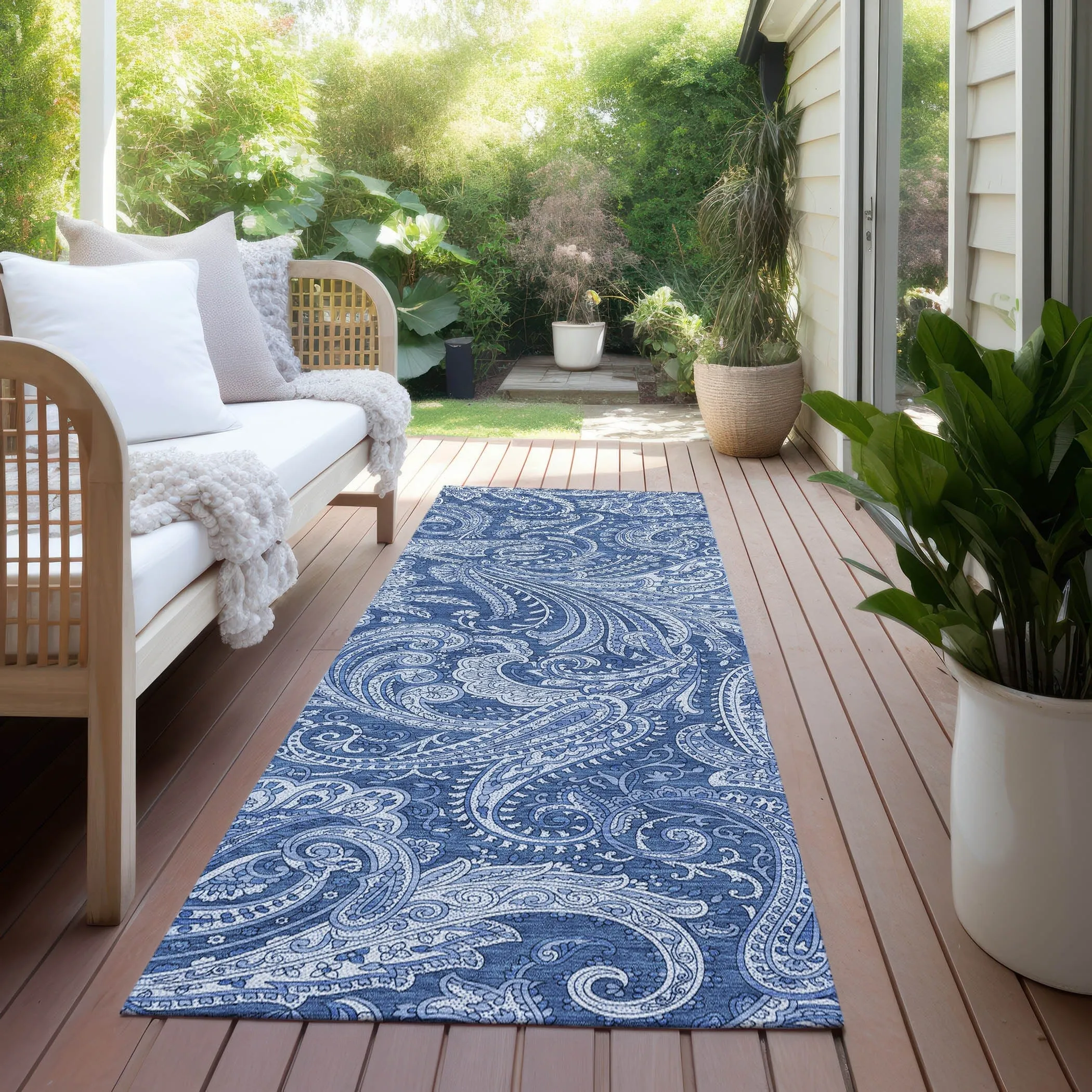 Machine Washable Indoor/ Outdoor Chantille Paisley Traditional Rug