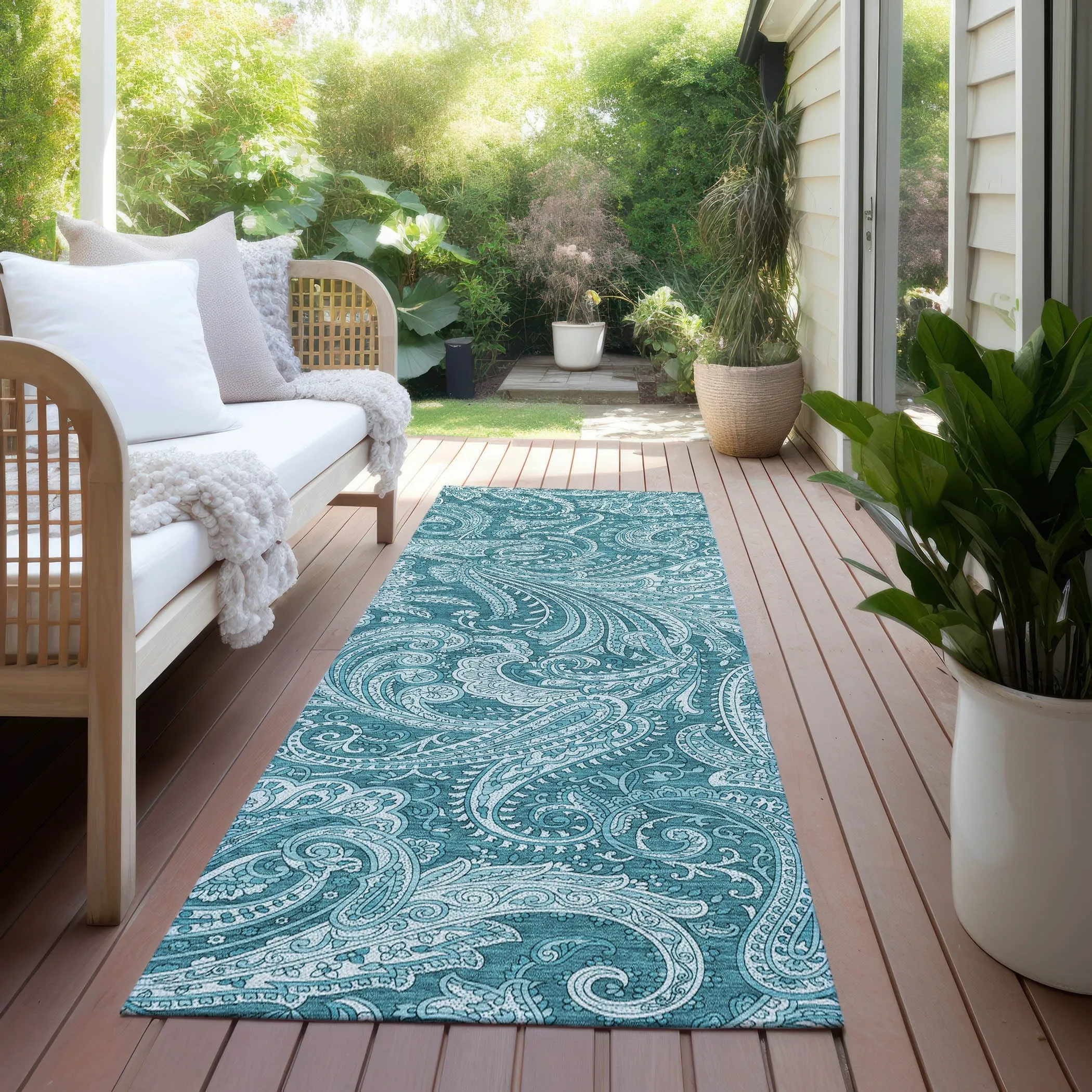 Machine Washable Indoor/ Outdoor Chantille Paisley Traditional Rug