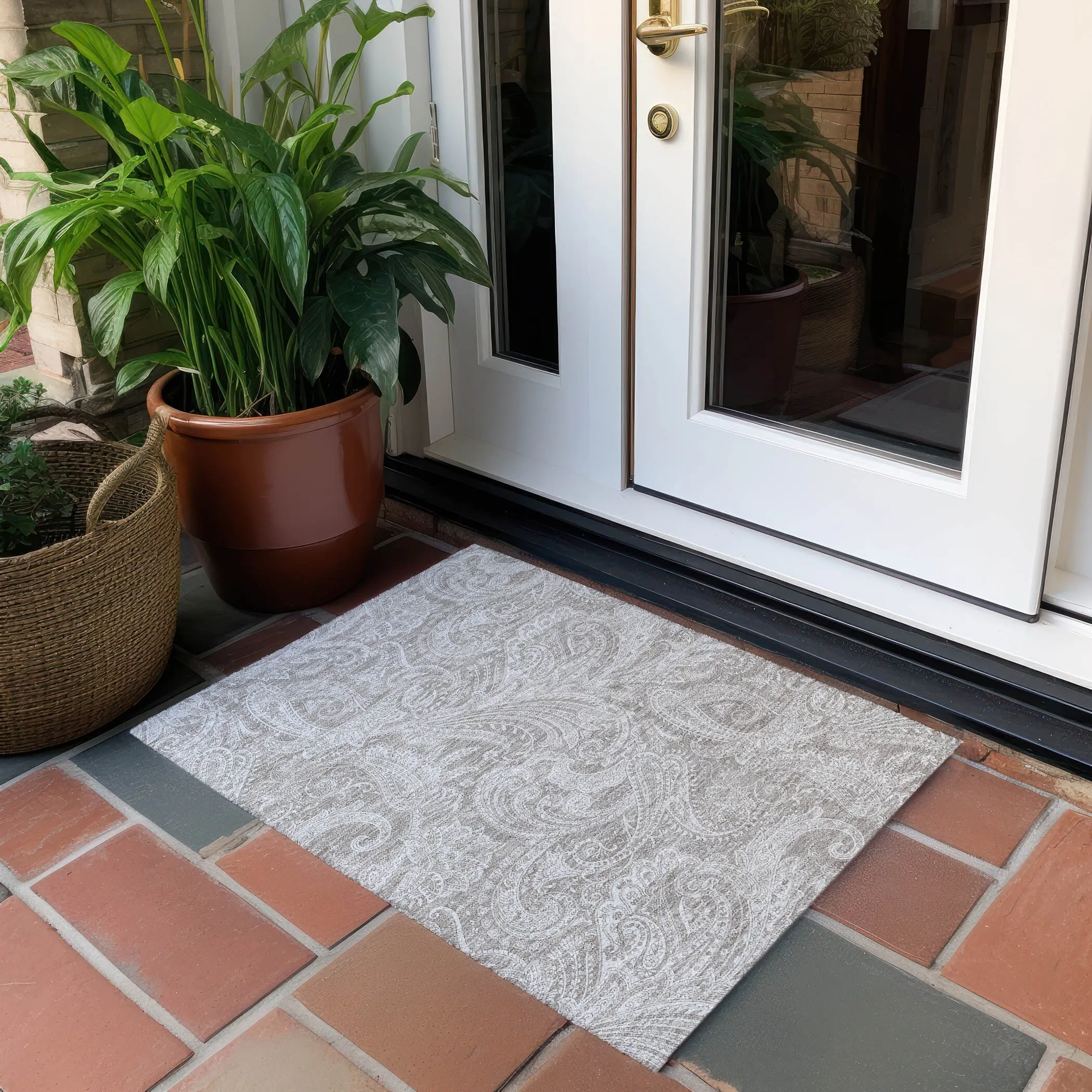 Machine Washable Indoor/ Outdoor Chantille Paisley Traditional Rug