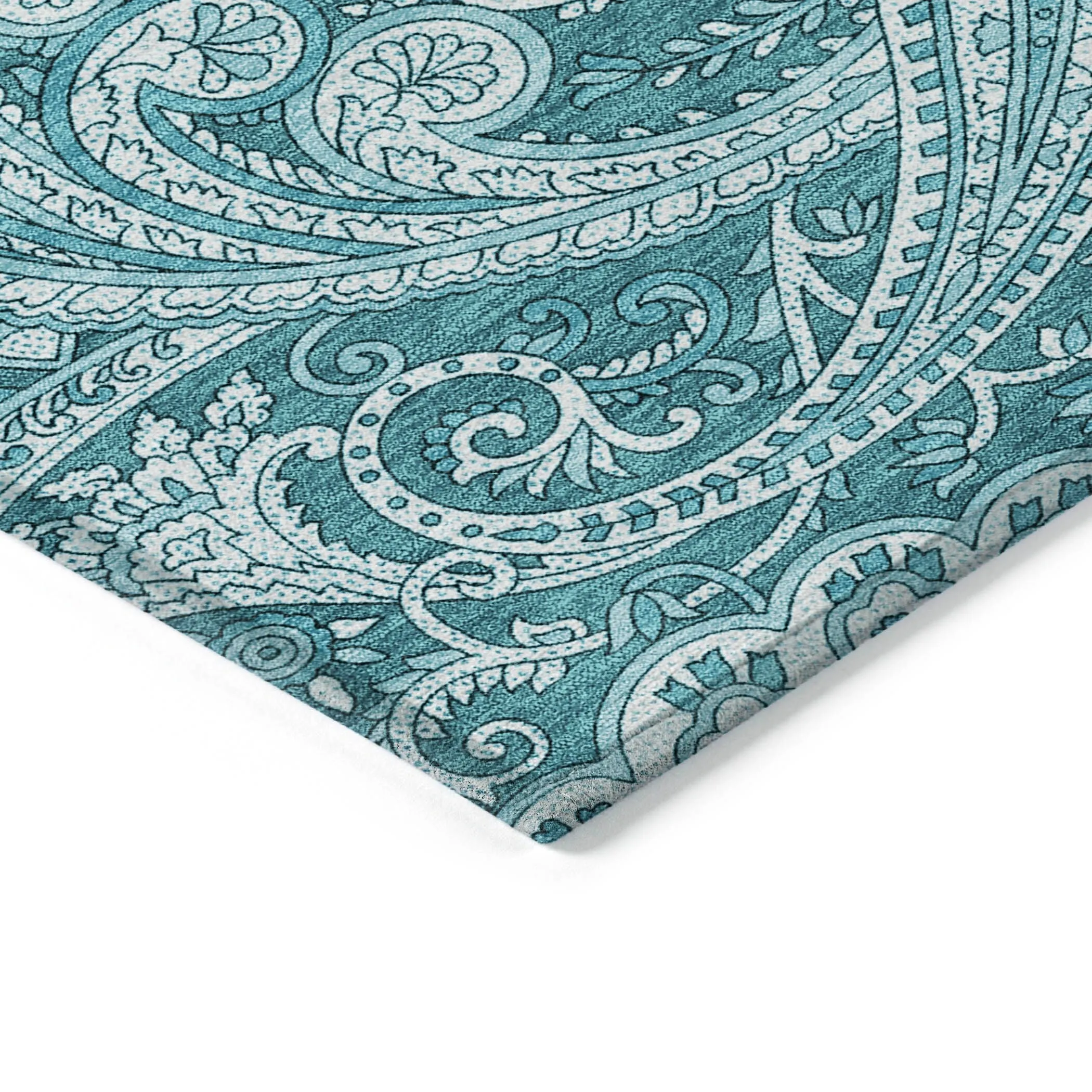 Machine Washable Indoor/ Outdoor Chantille Paisley Traditional Rug