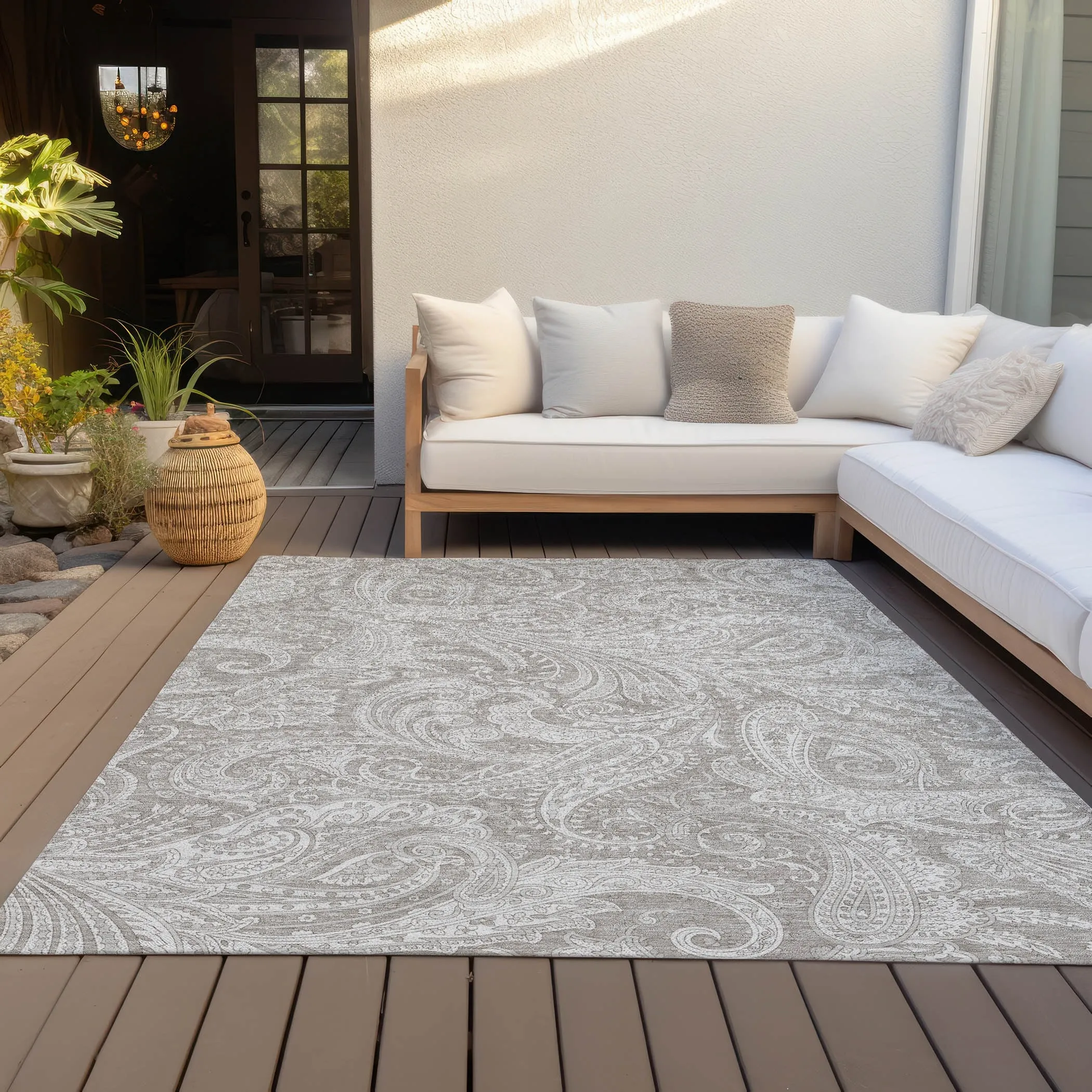 Machine Washable Indoor/ Outdoor Chantille Paisley Traditional Rug