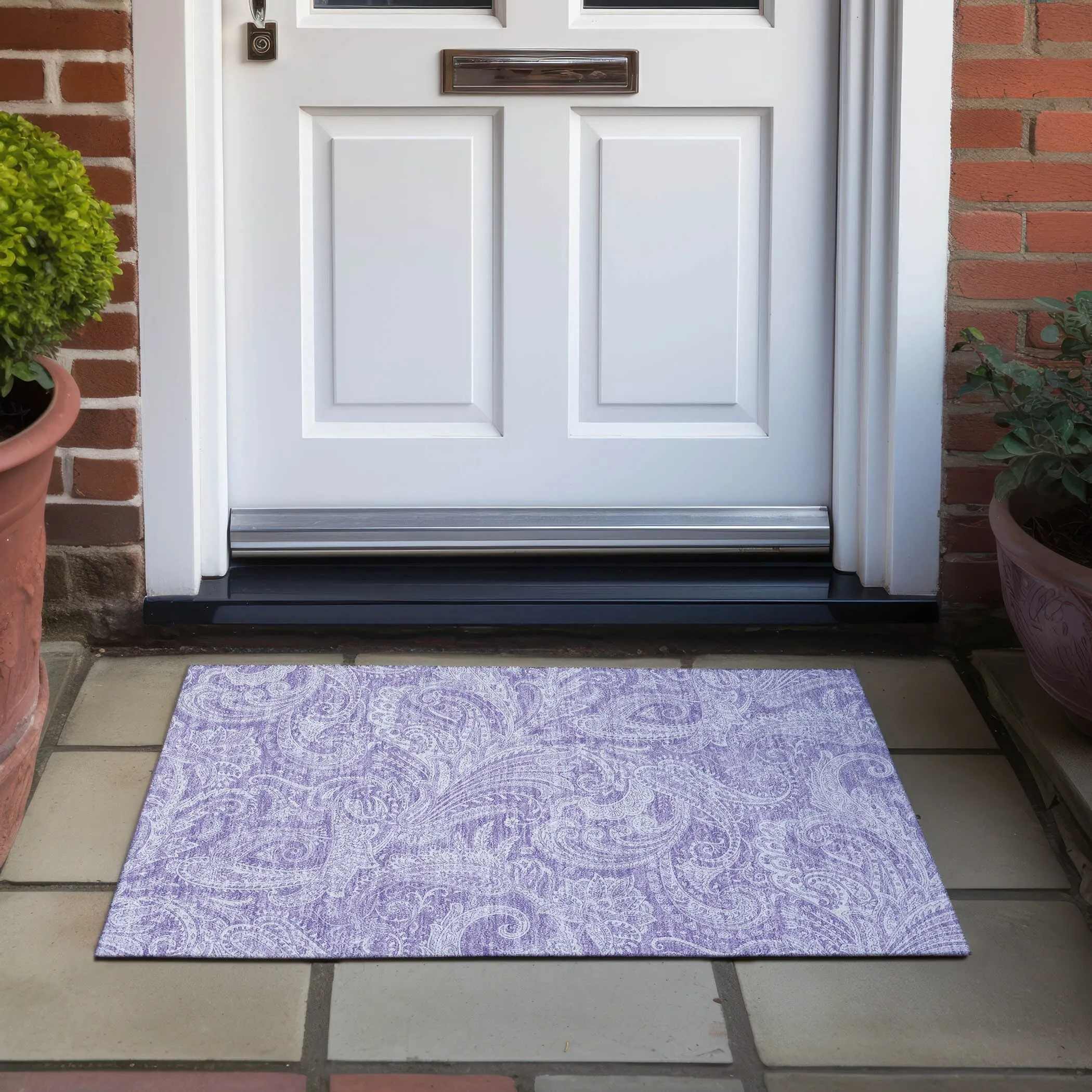 Machine Washable Indoor/ Outdoor Chantille Paisley Traditional Rug
