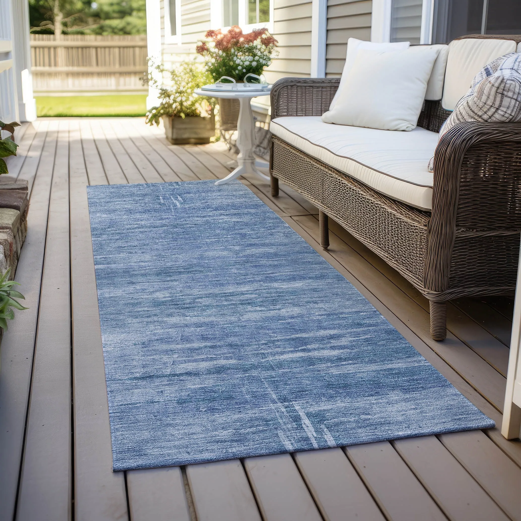 Machine Washable Indoor/ Outdoor Chantille Solid Ombre Rug