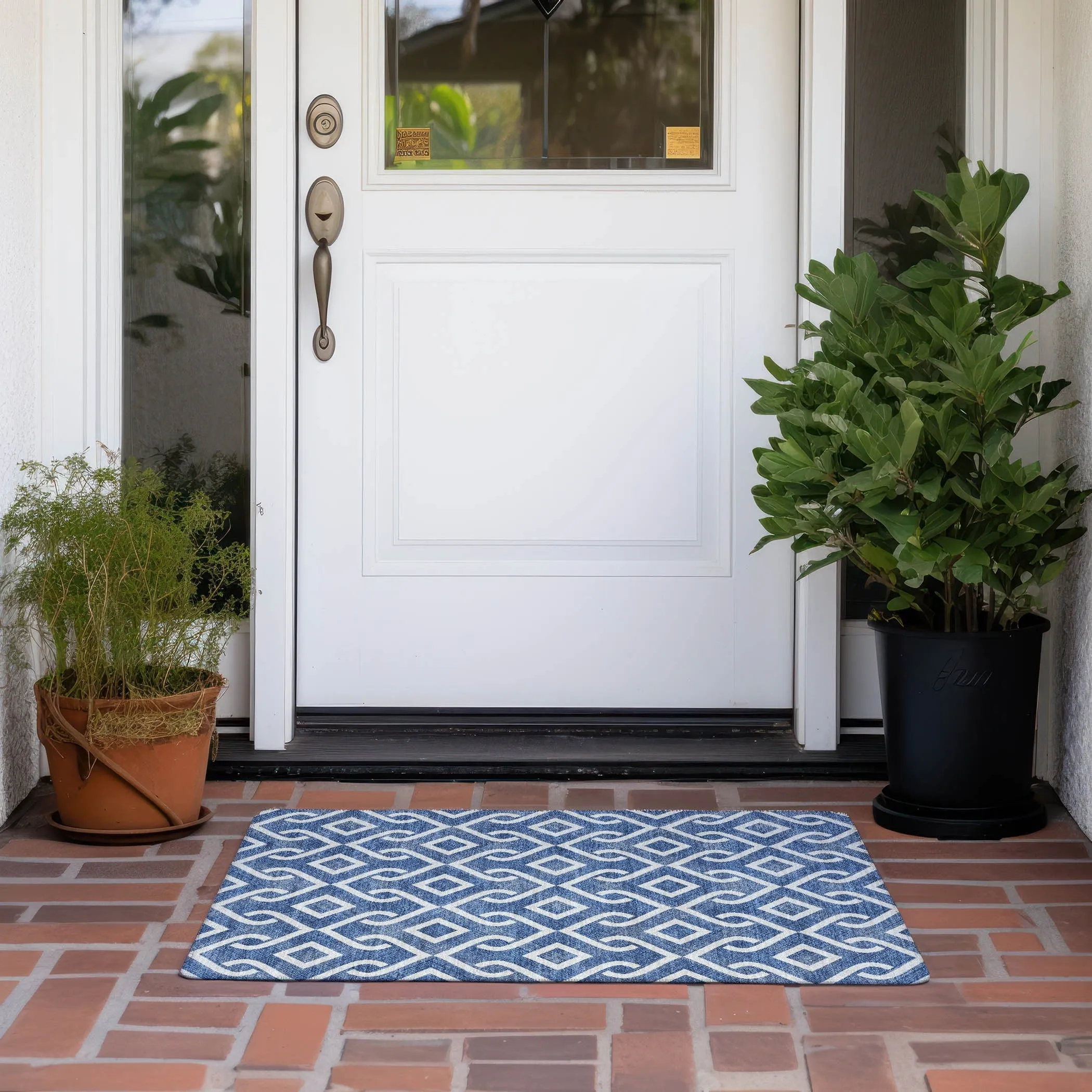 Machine Washable Indoor/ Outdoor Chantille Trellis Scroll Rug