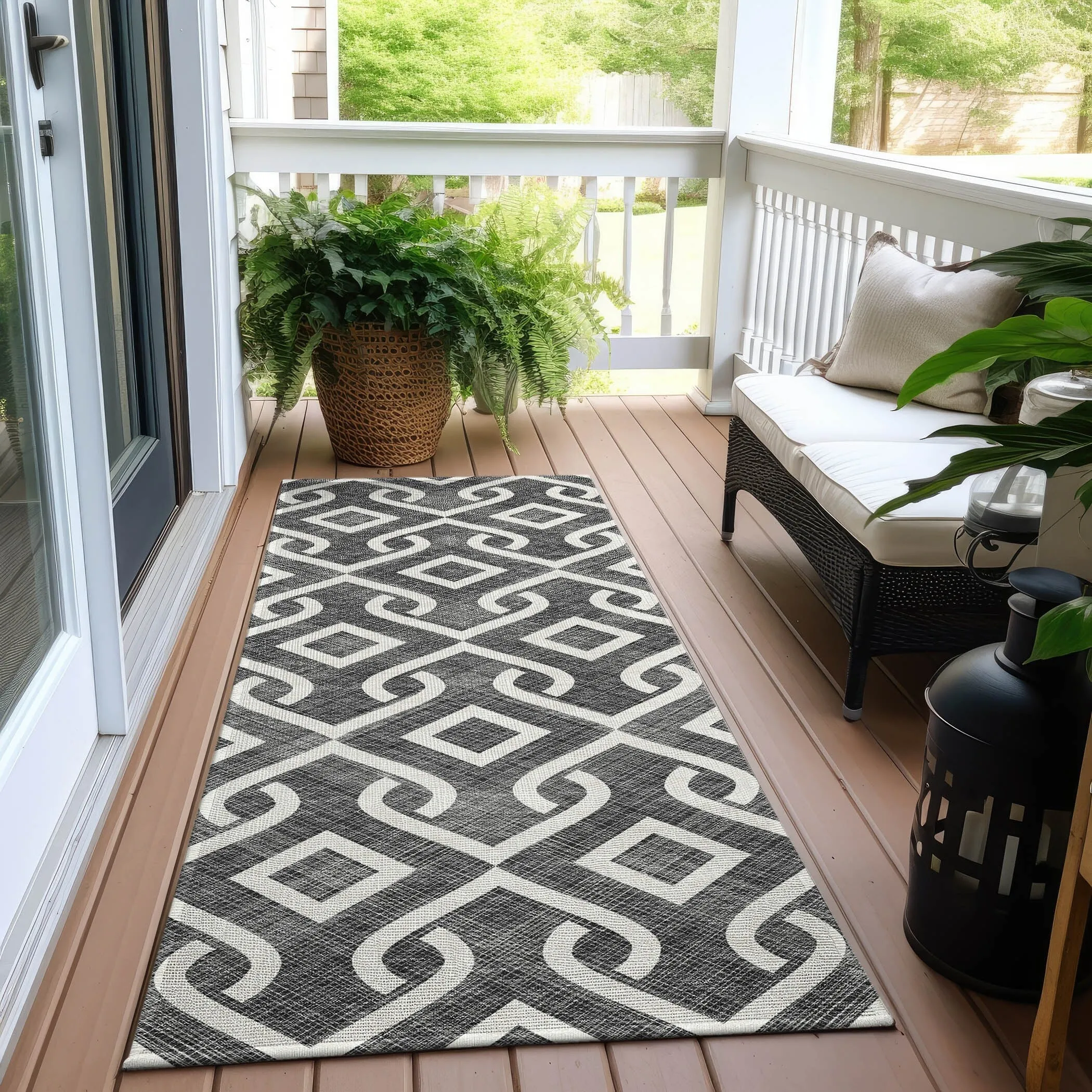 Machine Washable Indoor/ Outdoor Chantille Trellis Scroll Rug