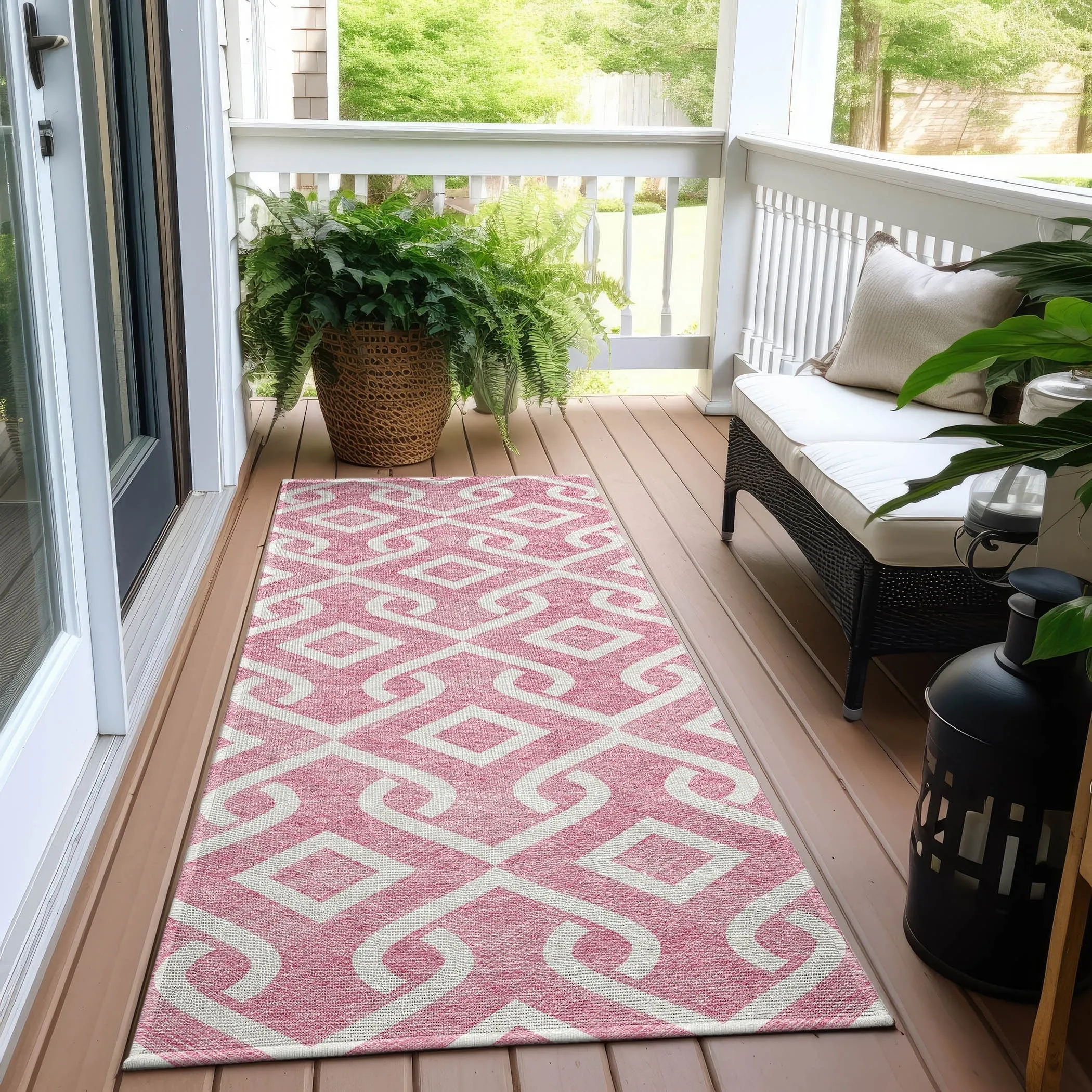 Machine Washable Indoor/ Outdoor Chantille Trellis Scroll Rug