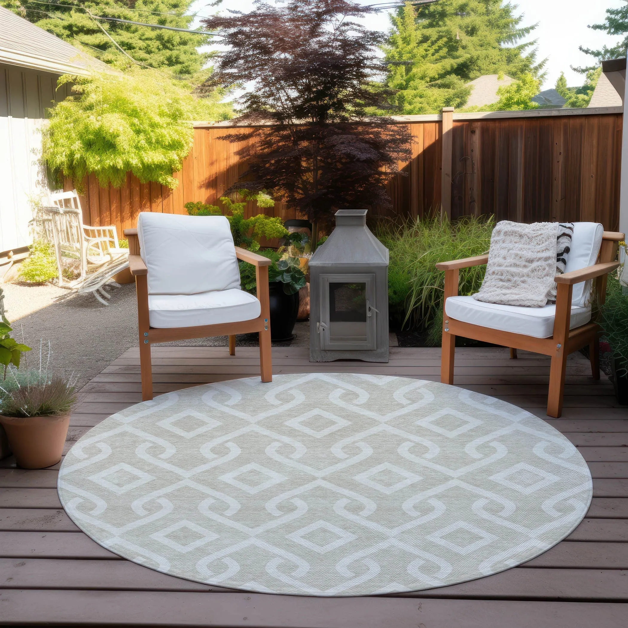 Machine Washable Indoor/ Outdoor Chantille Trellis Scroll Rug