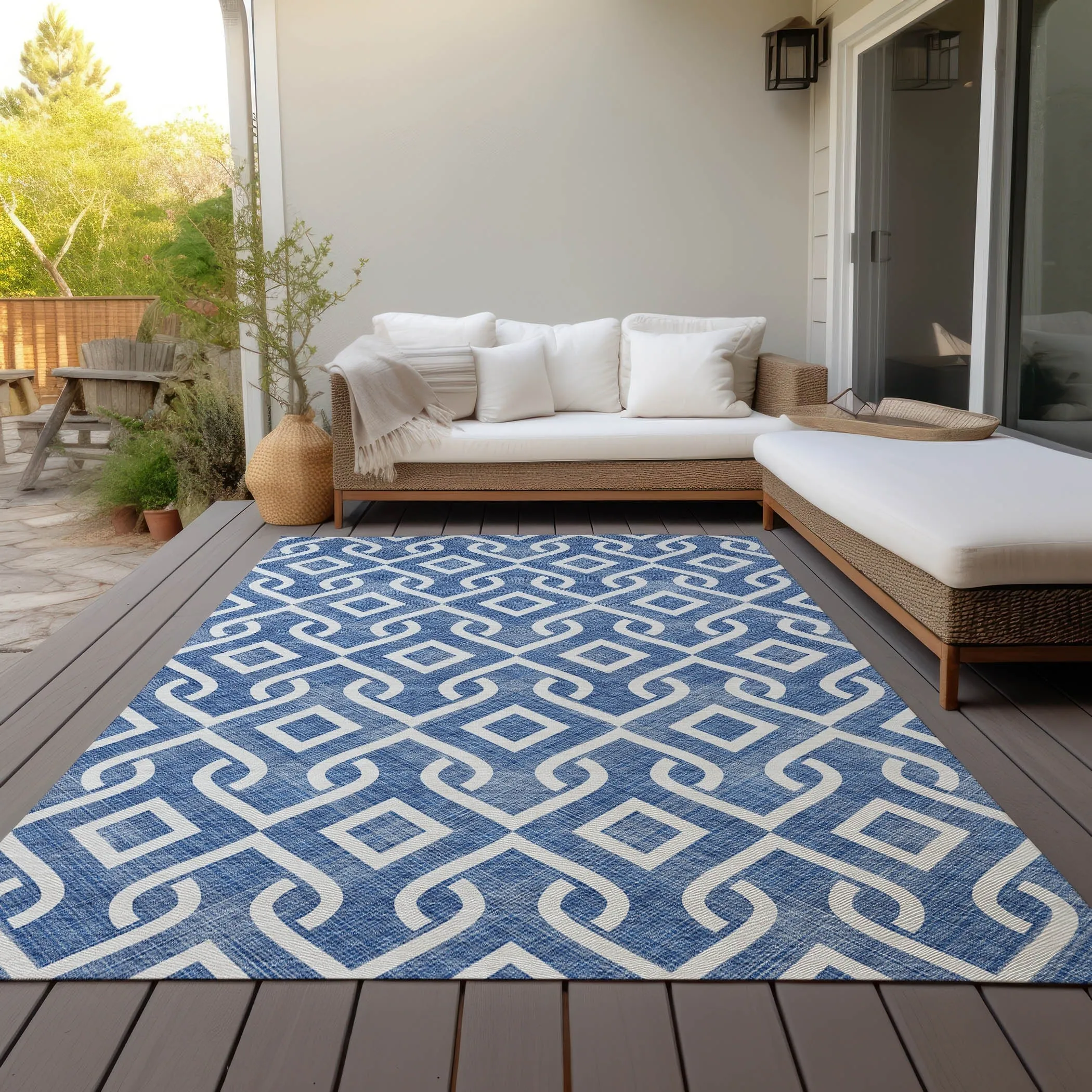 Machine Washable Indoor/ Outdoor Chantille Trellis Scroll Rug