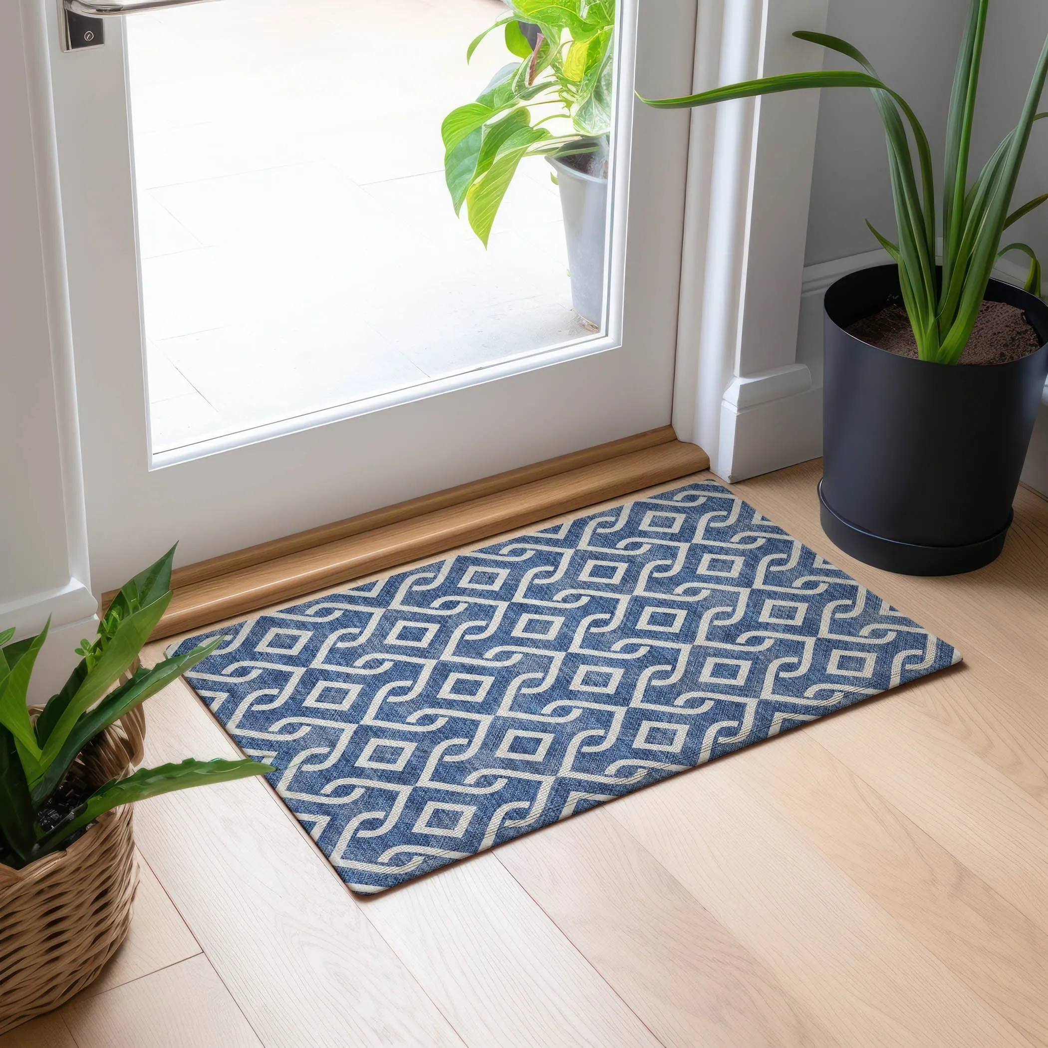 Machine Washable Indoor/ Outdoor Chantille Trellis Scroll Rug
