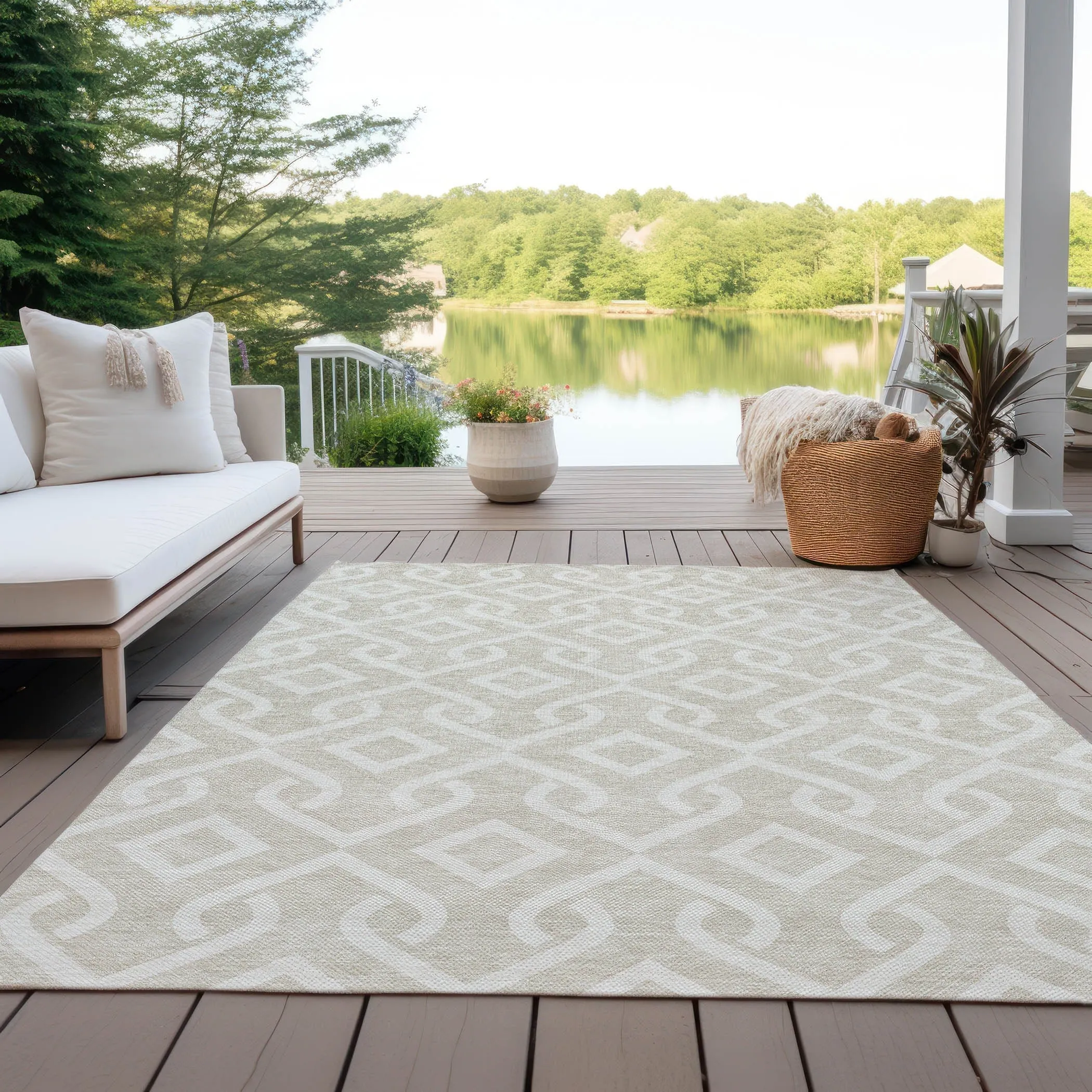 Machine Washable Indoor/ Outdoor Chantille Trellis Scroll Rug