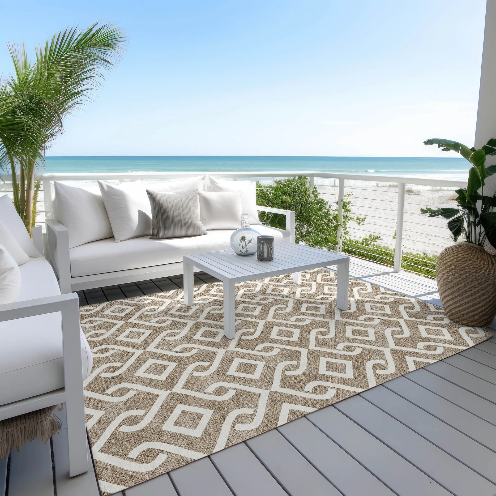 Machine Washable Indoor/ Outdoor Chantille Trellis Scroll Rug
