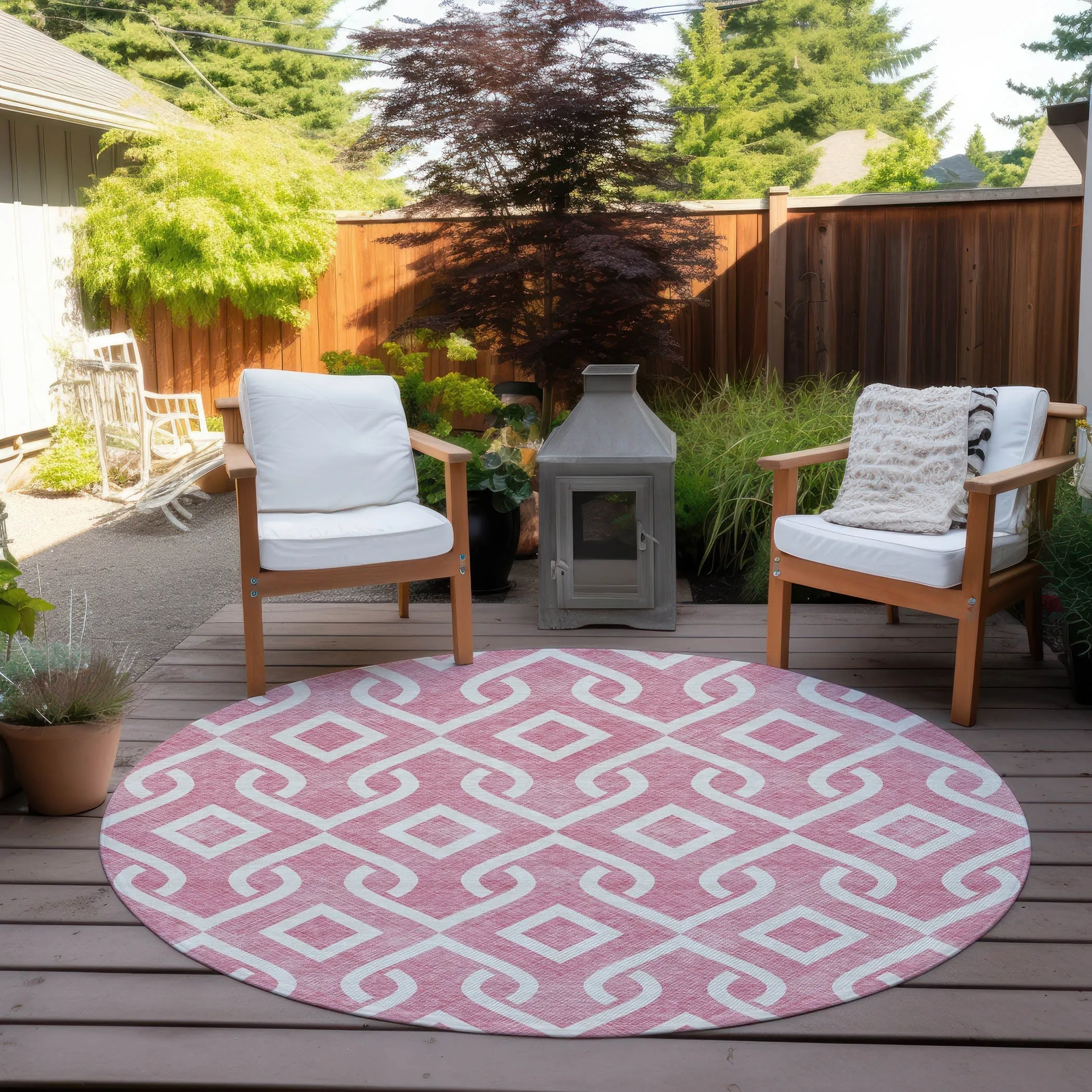 Machine Washable Indoor/ Outdoor Chantille Trellis Scroll Rug