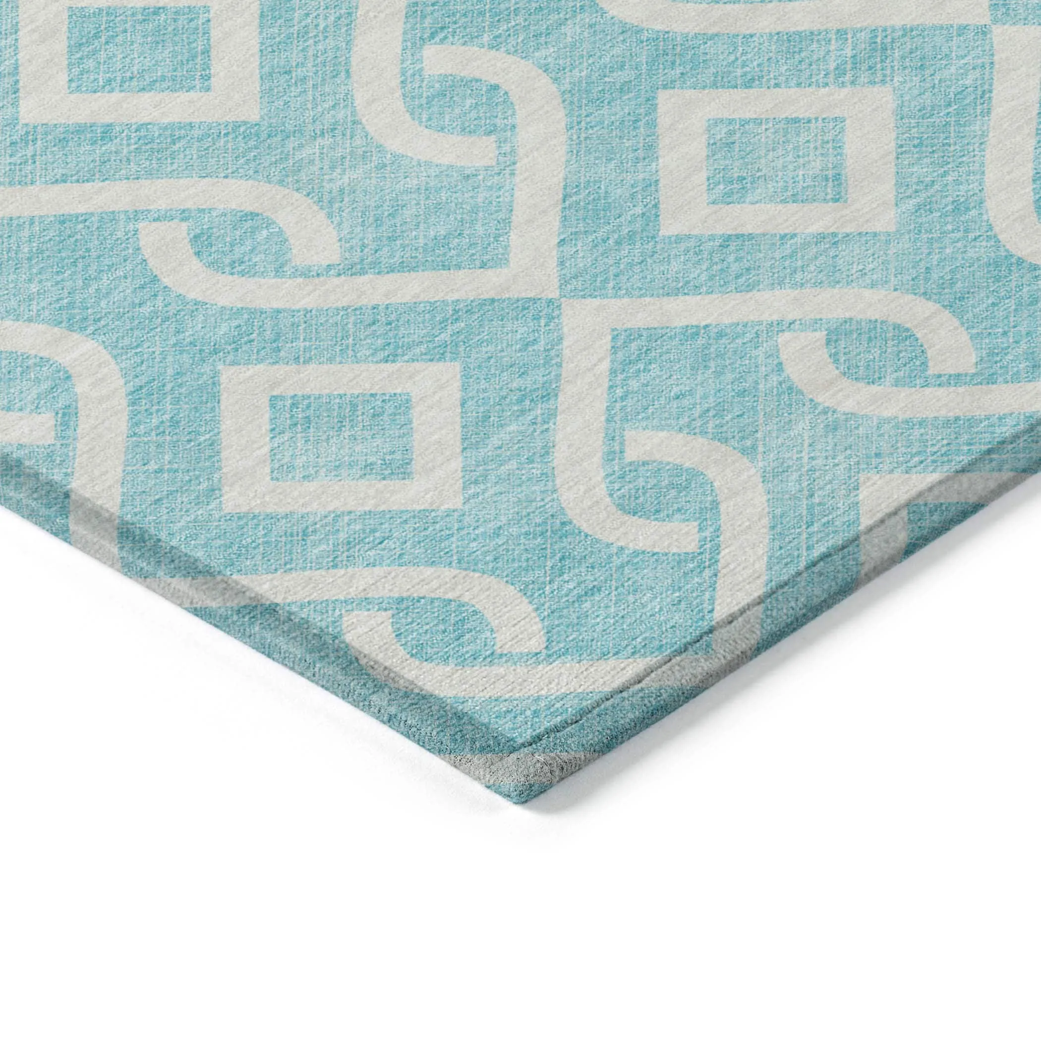 Machine Washable Indoor/ Outdoor Chantille Trellis Scroll Rug
