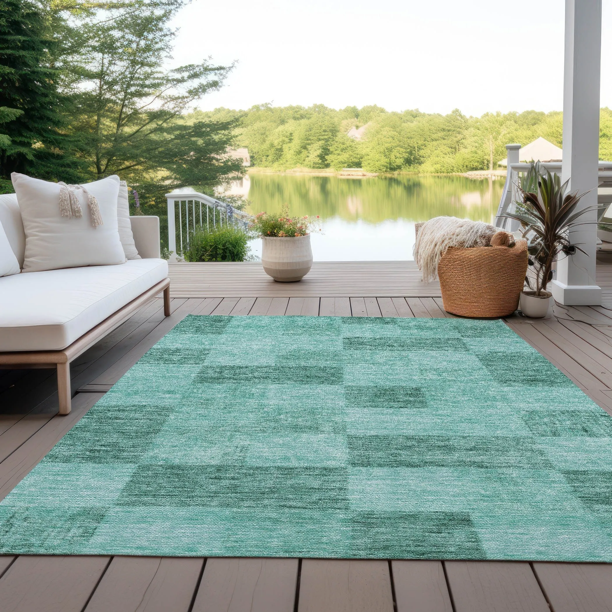 Machine Washable Indoor/ Outdoor Checker Chantille Rug