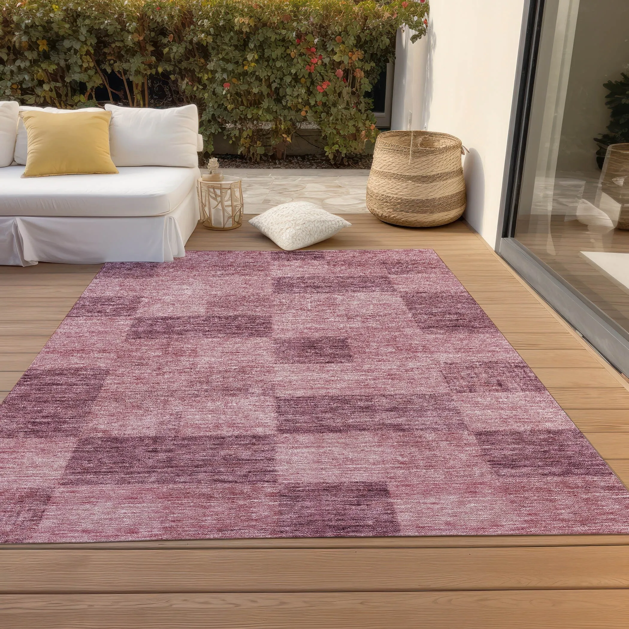 Machine Washable Indoor/ Outdoor Checker Chantille Rug