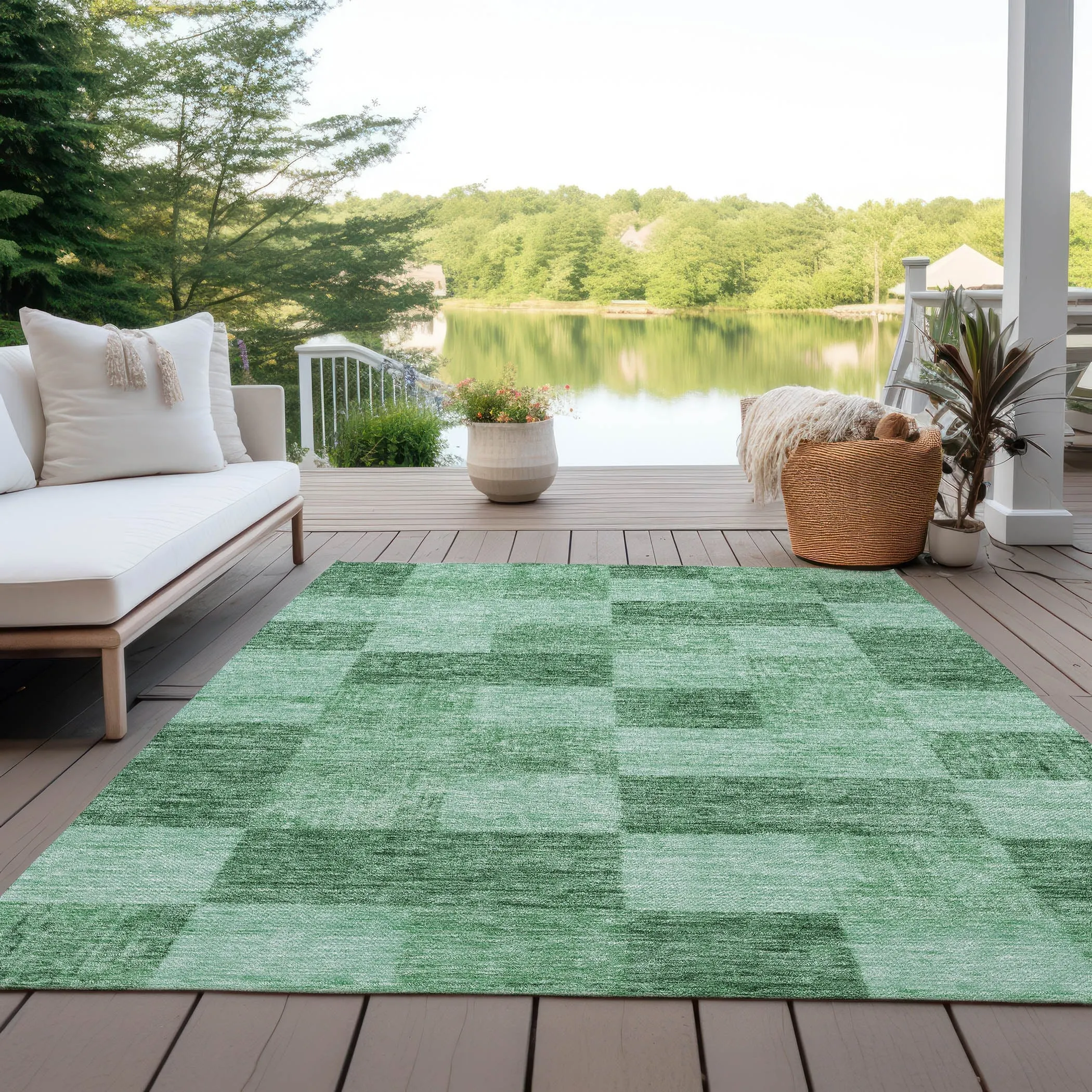 Machine Washable Indoor/ Outdoor Checker Chantille Rug