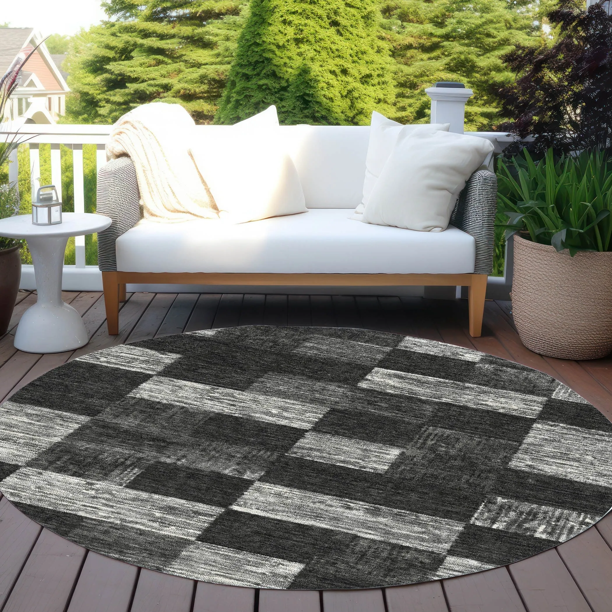 Machine Washable Indoor/ Outdoor Checker Chantille Rug