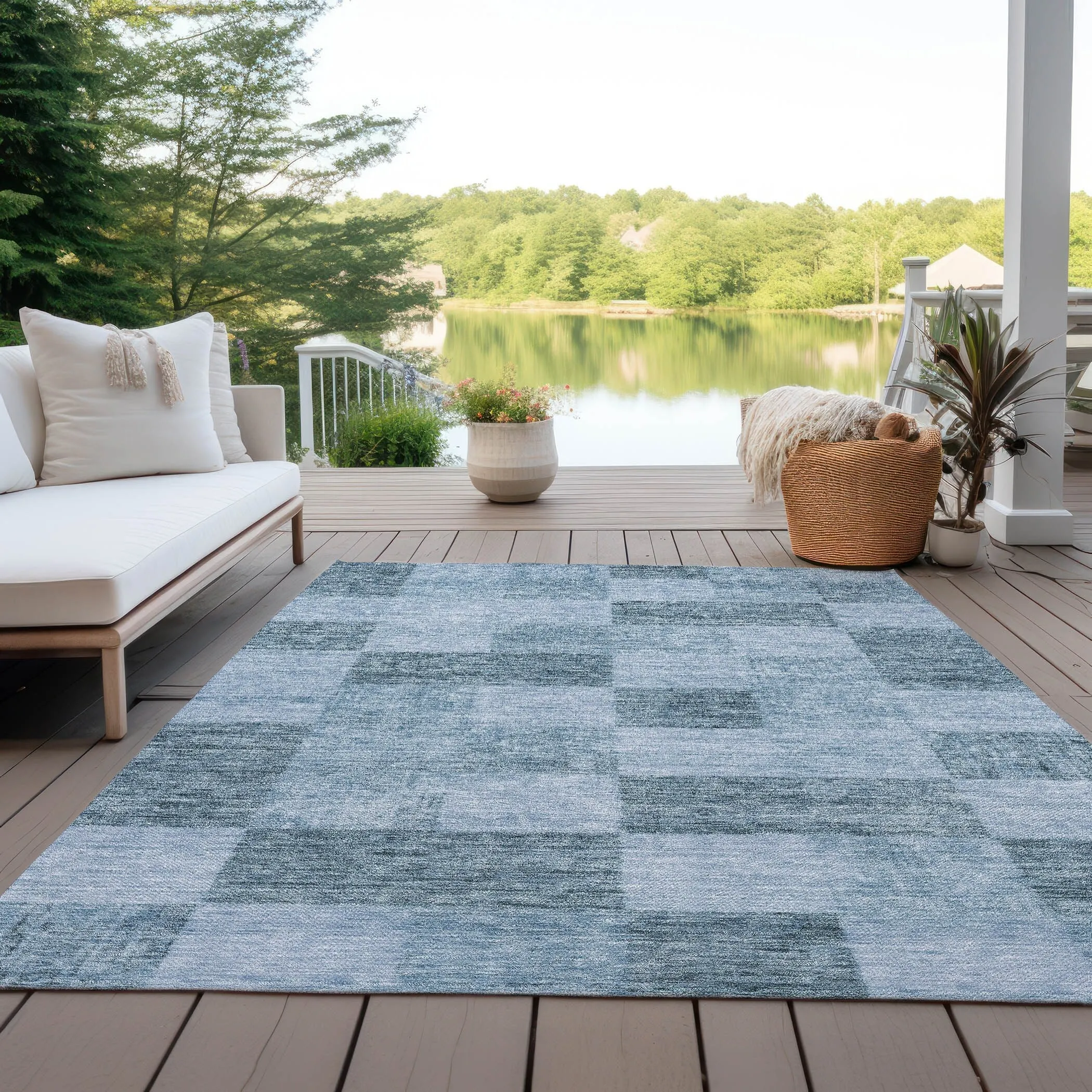 Machine Washable Indoor/ Outdoor Checker Chantille Rug