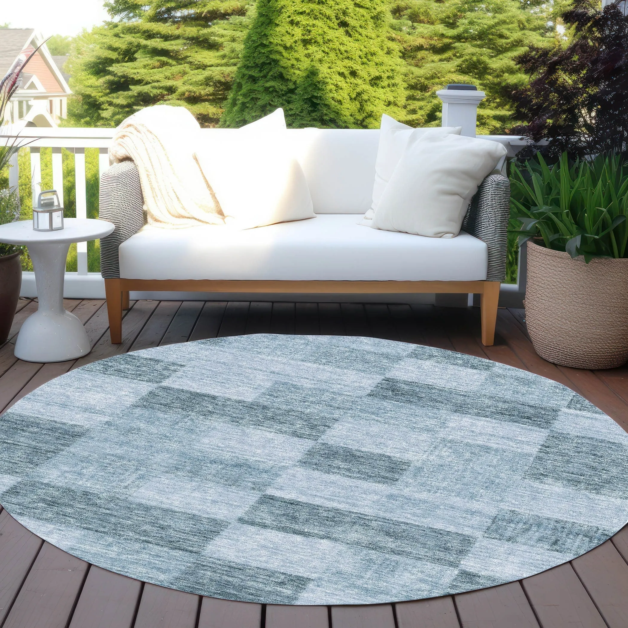 Machine Washable Indoor/ Outdoor Checker Chantille Rug