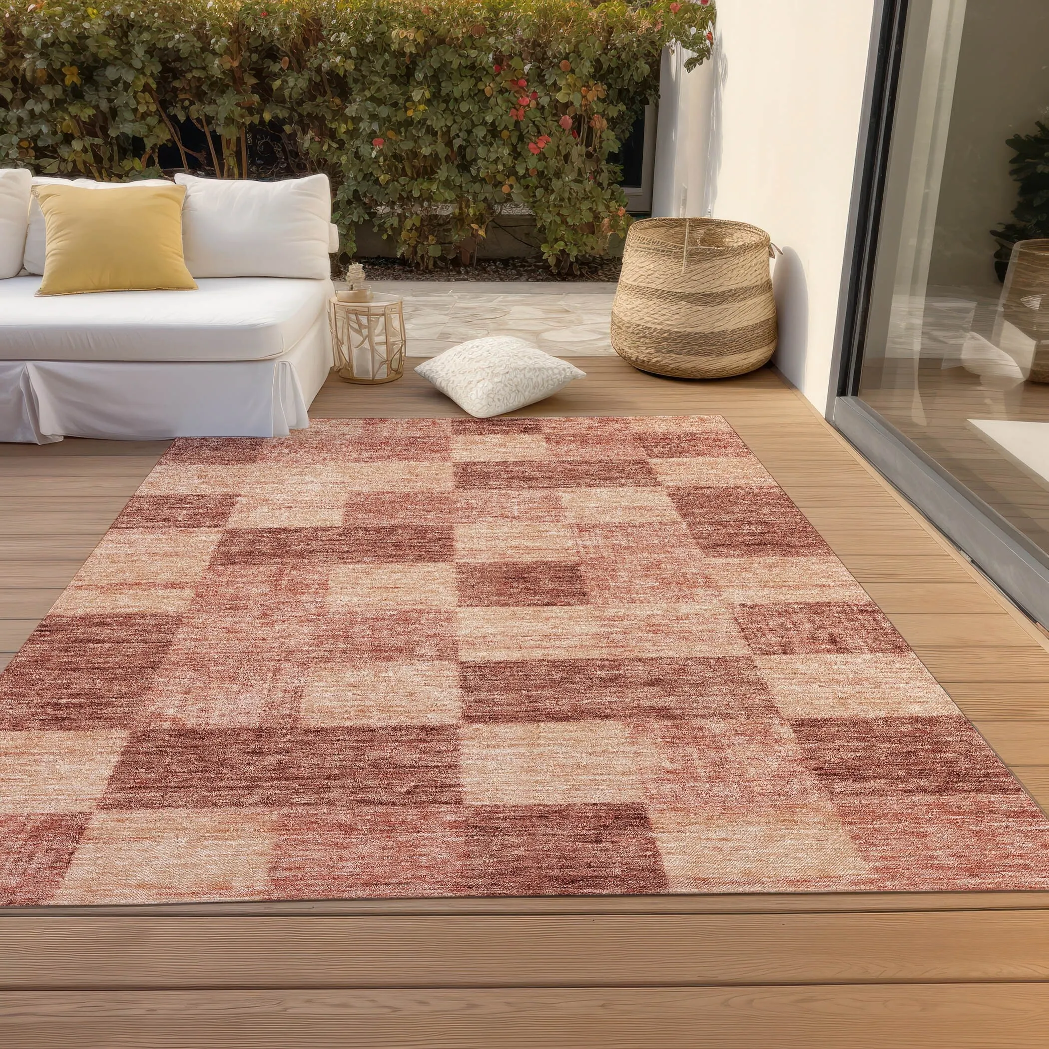 Machine Washable Indoor/ Outdoor Checker Chantille Rug