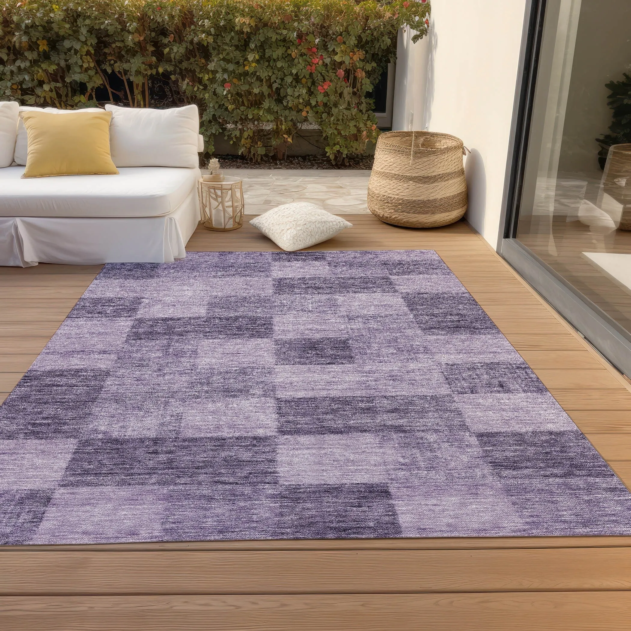 Machine Washable Indoor/ Outdoor Checker Chantille Rug