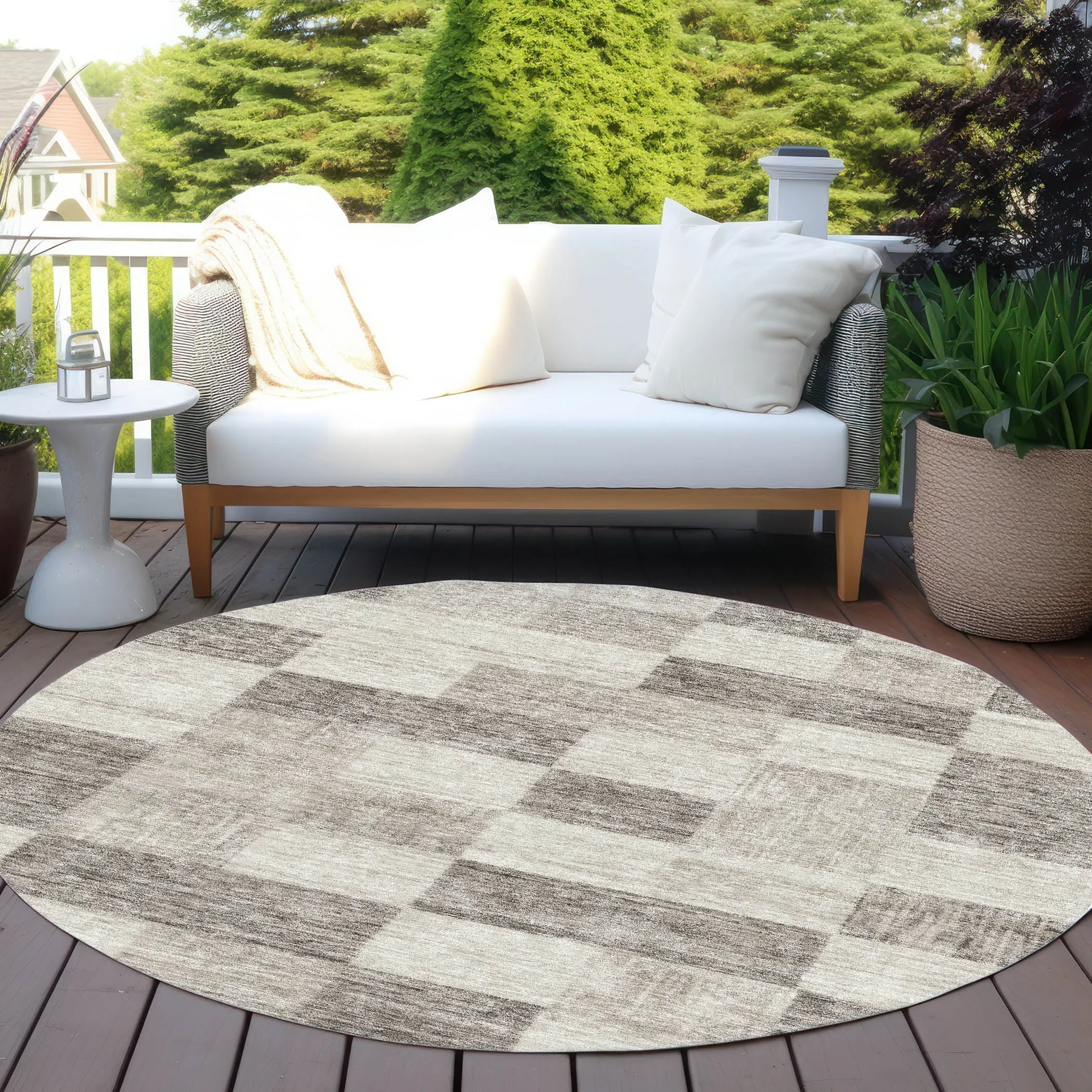Machine Washable Indoor/ Outdoor Checker Chantille Rug