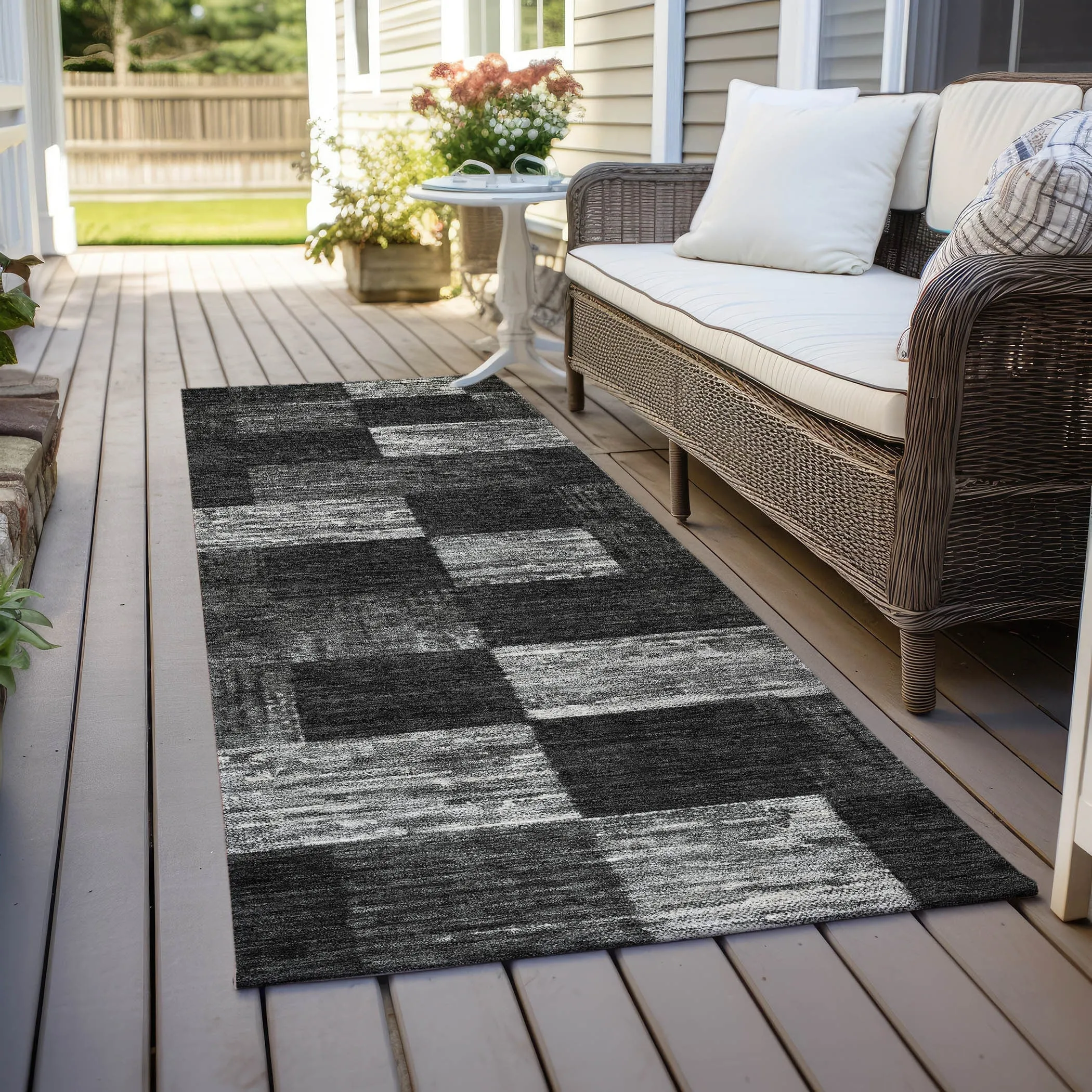 Machine Washable Indoor/ Outdoor Checker Chantille Rug