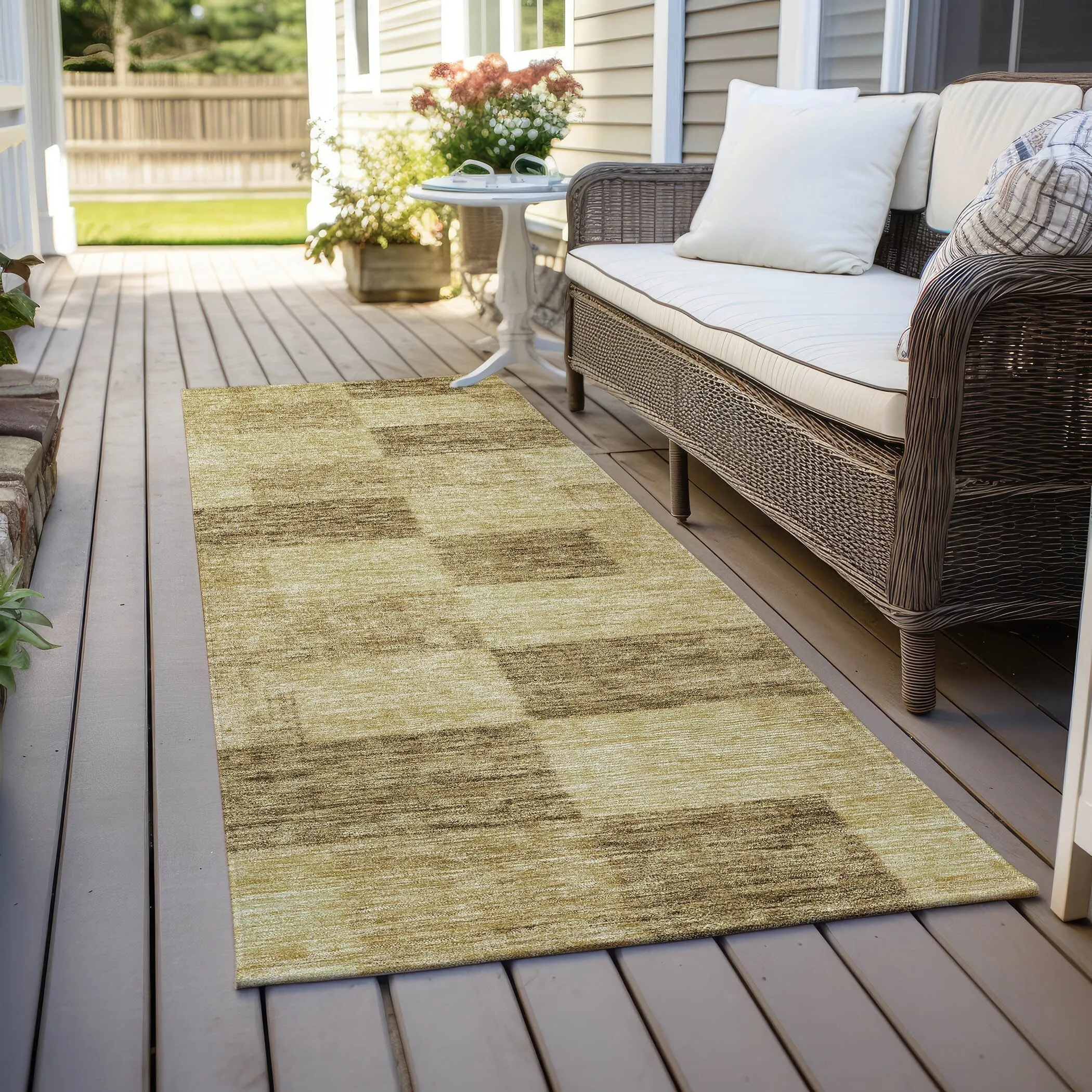 Machine Washable Indoor/ Outdoor Checker Chantille Rug