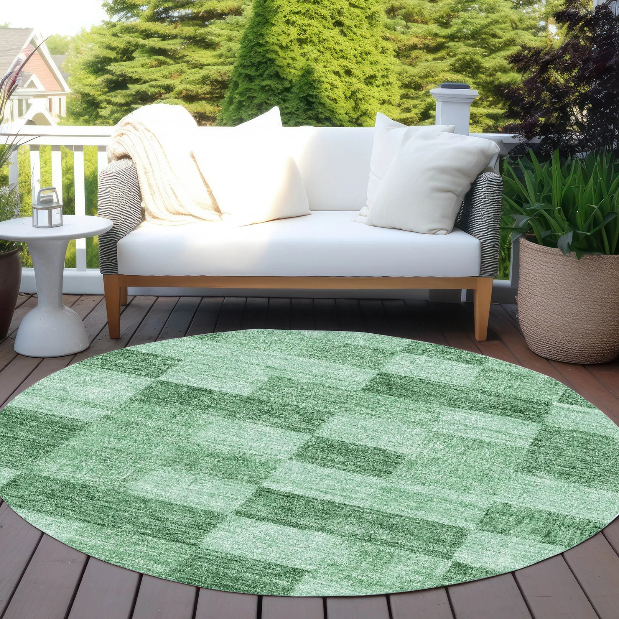 Machine Washable Indoor/ Outdoor Checker Chantille Rug