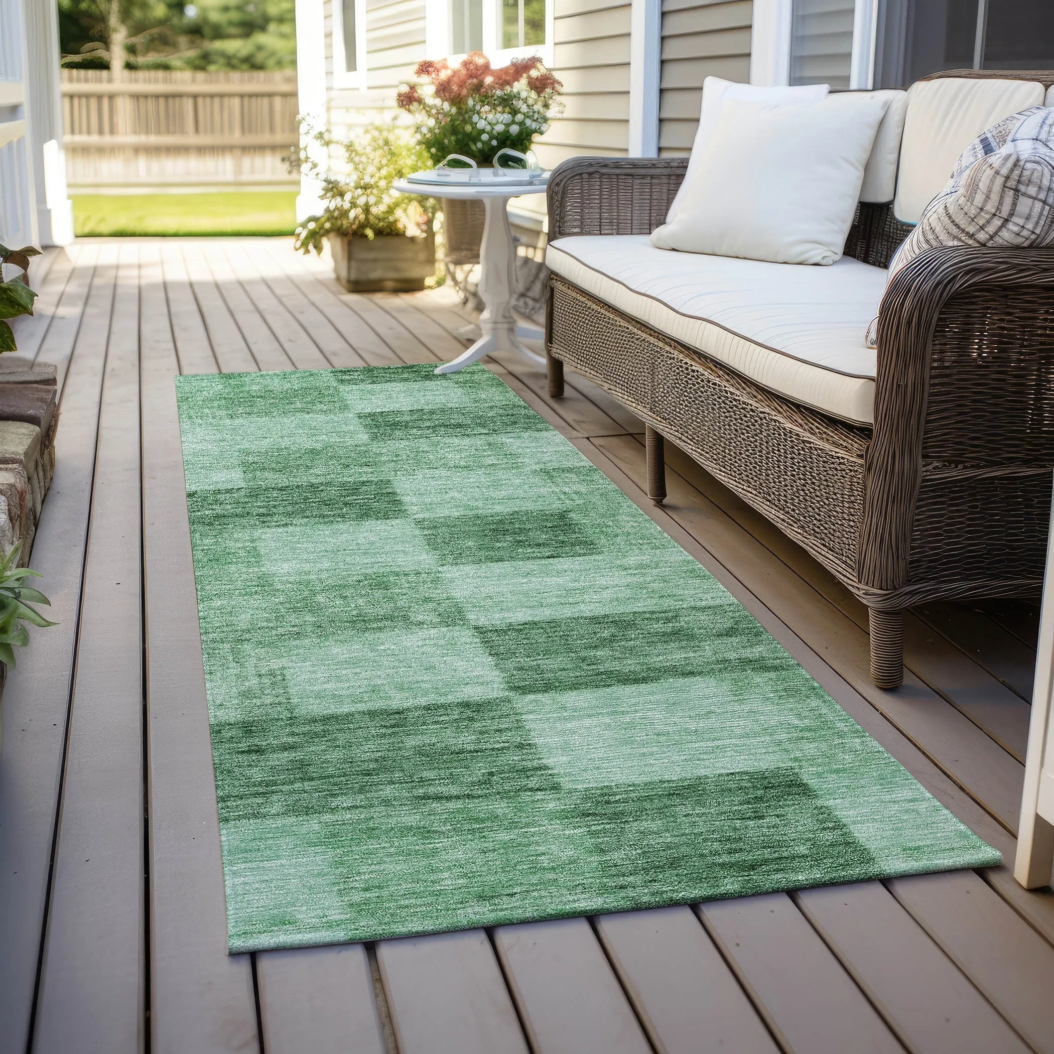 Machine Washable Indoor/ Outdoor Checker Chantille Rug
