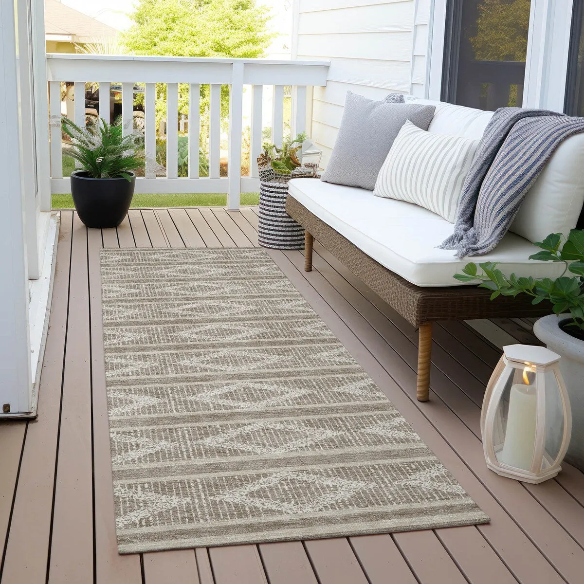 Machine Washable Indoor/ Outdoor Diamond Stripe Chantille Rug