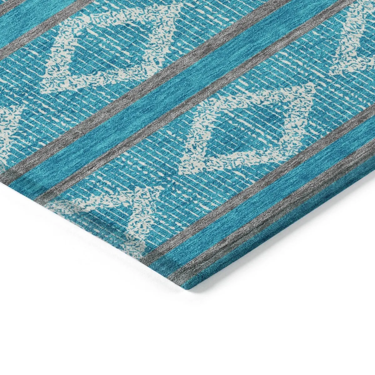 Machine Washable Indoor/ Outdoor Diamond Stripe Chantille Rug