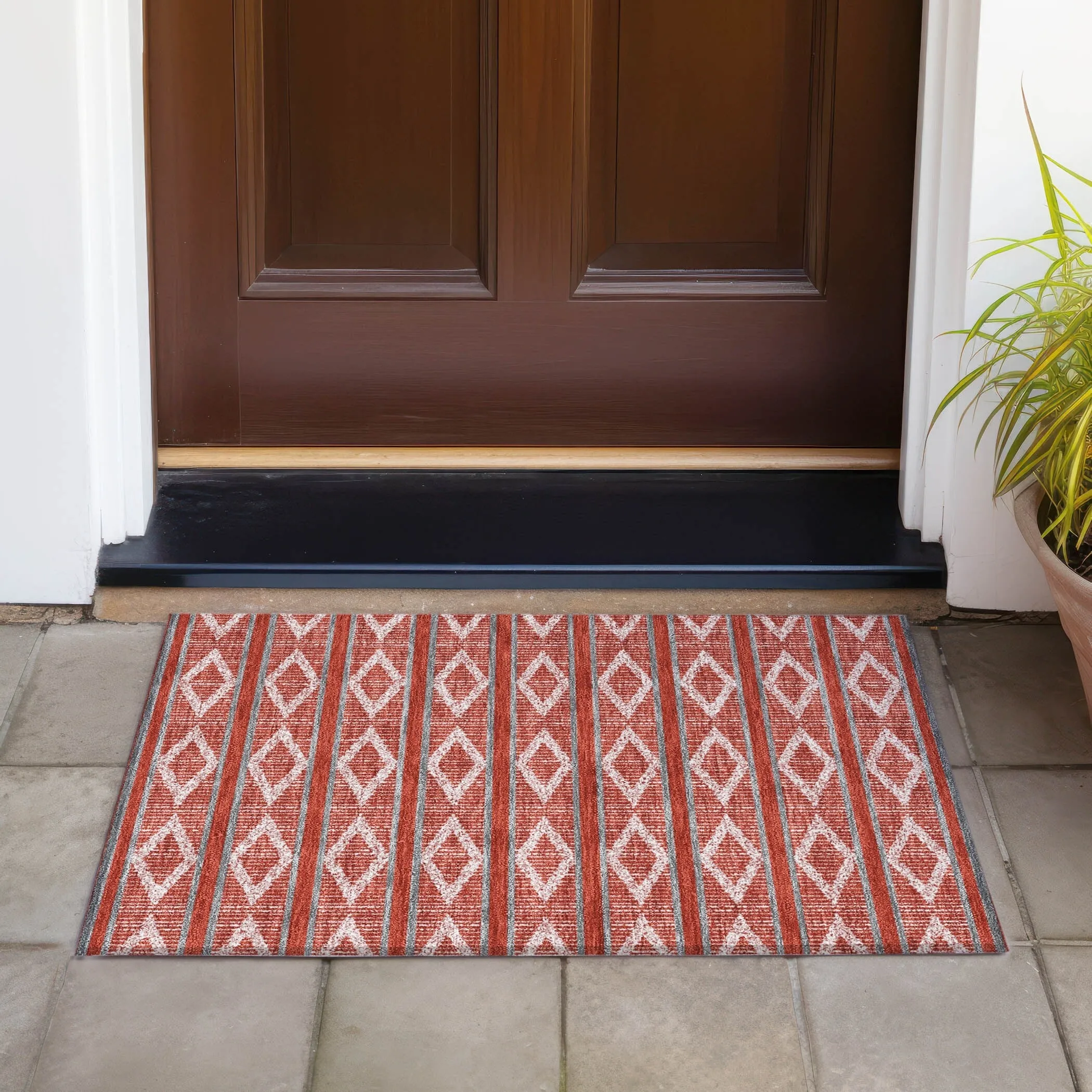 Machine Washable Indoor/ Outdoor Diamond Stripe Chantille Rug