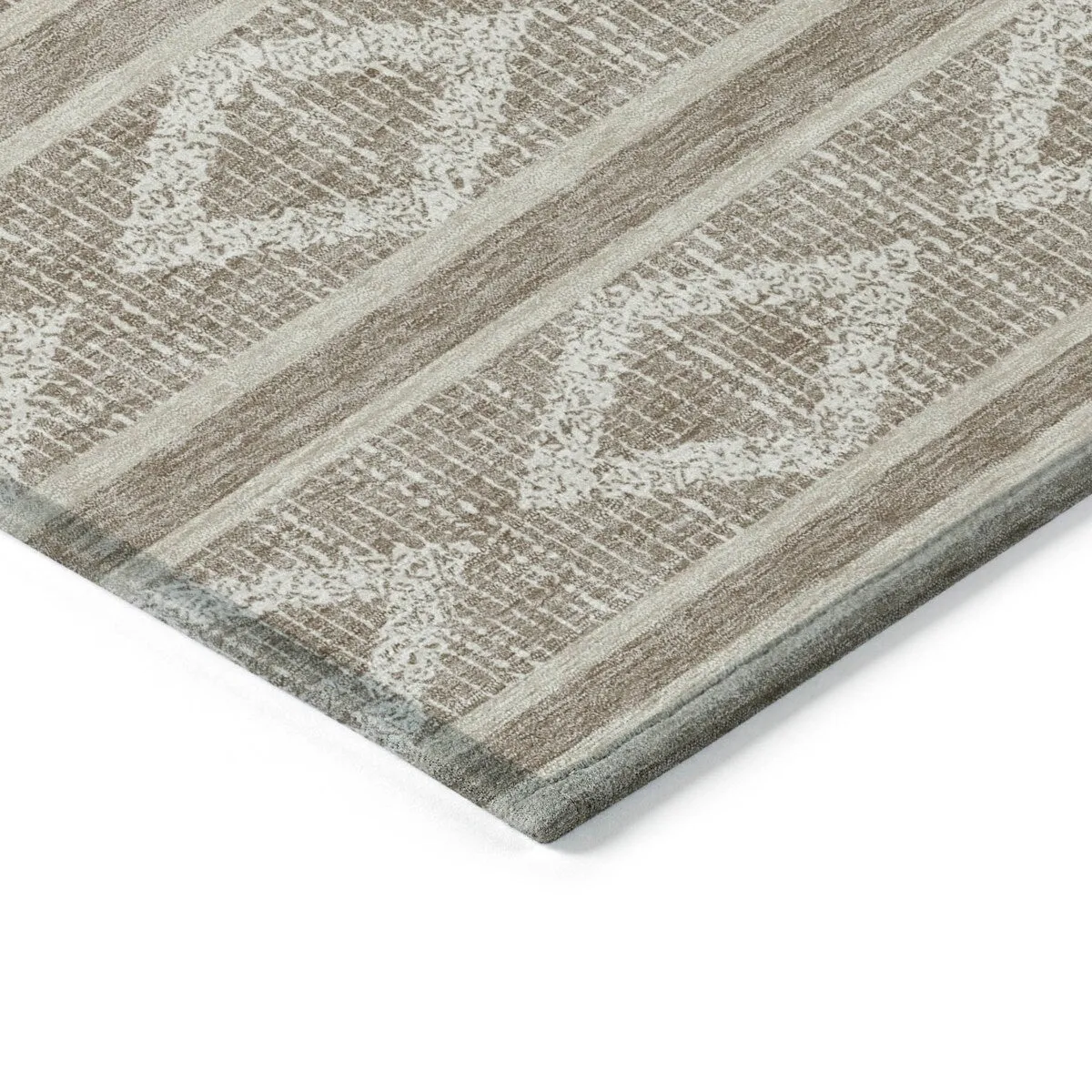 Machine Washable Indoor/ Outdoor Diamond Stripe Chantille Rug