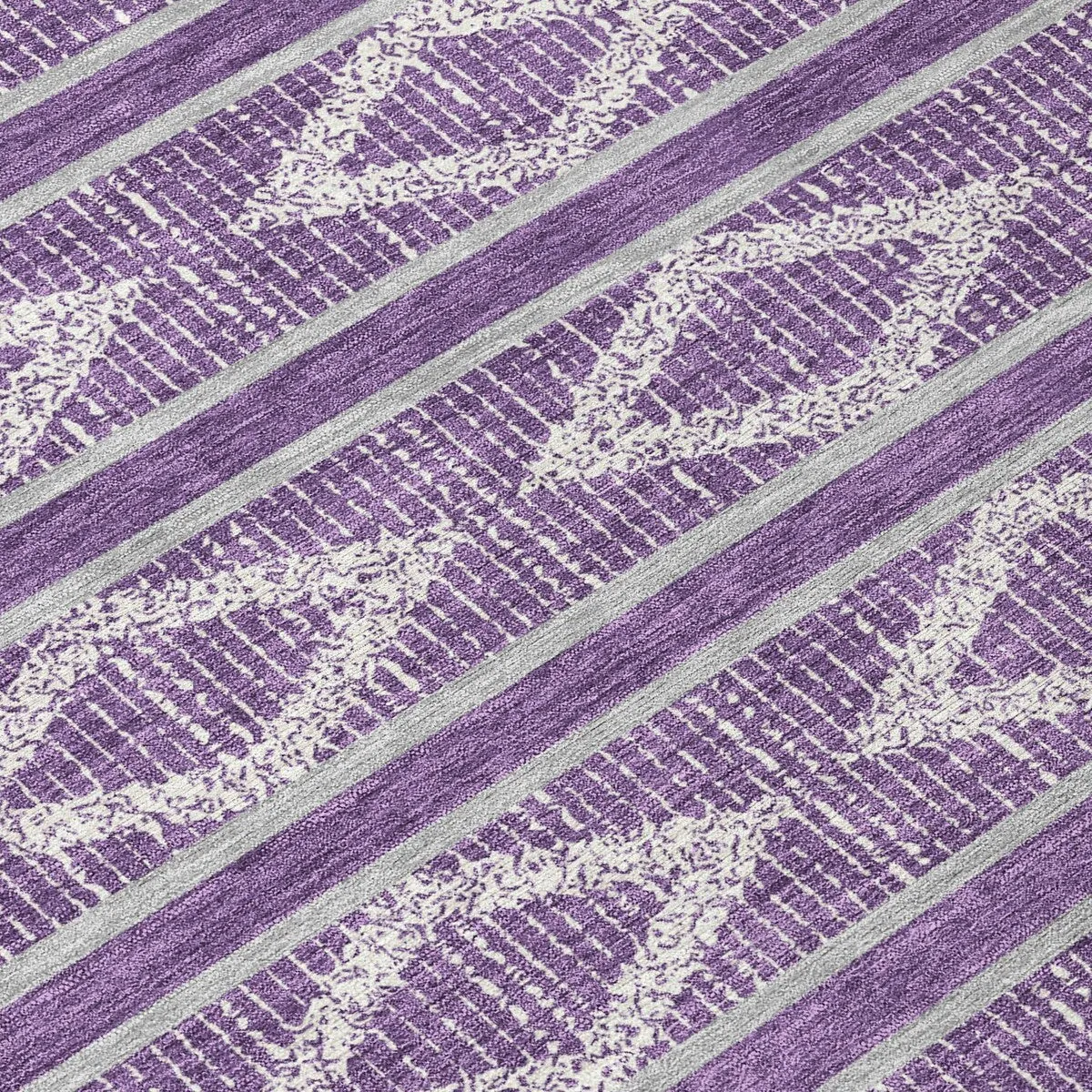 Machine Washable Indoor/ Outdoor Diamond Stripe Chantille Rug