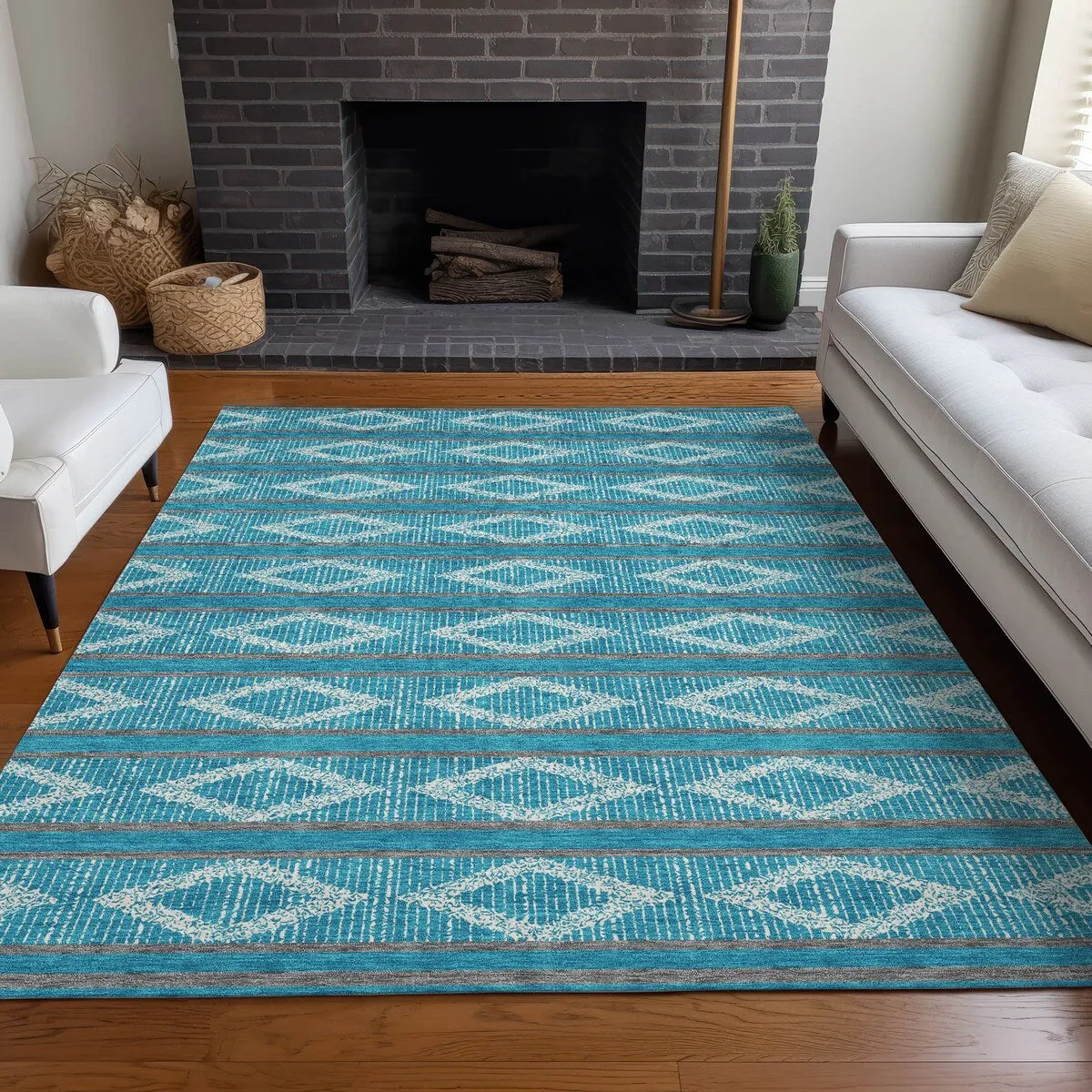Machine Washable Indoor/ Outdoor Diamond Stripe Chantille Rug